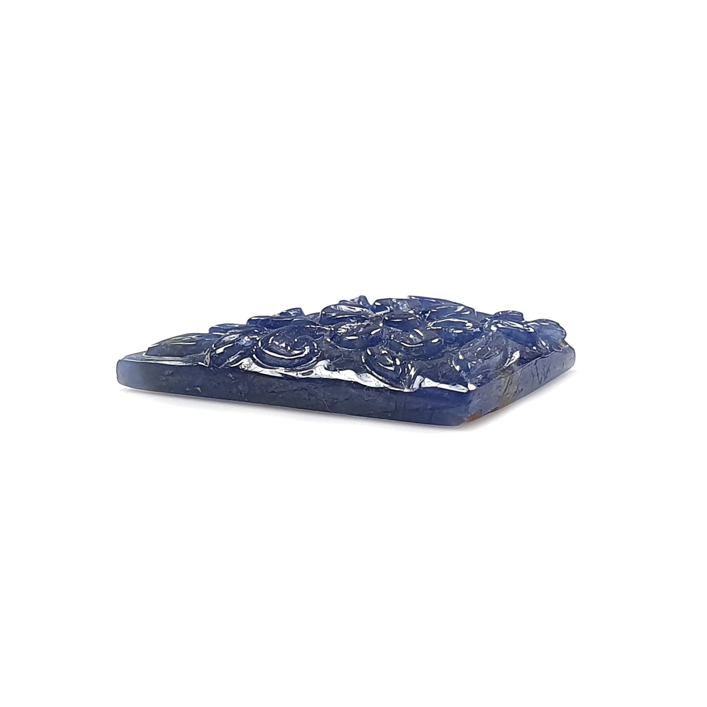 intaglio elaborato di zaffiro blu
