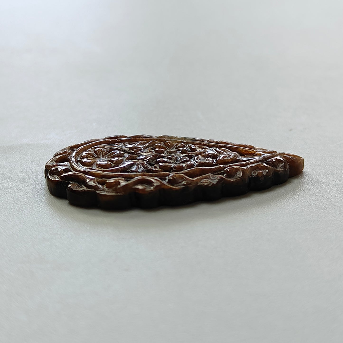 金色蓝宝石