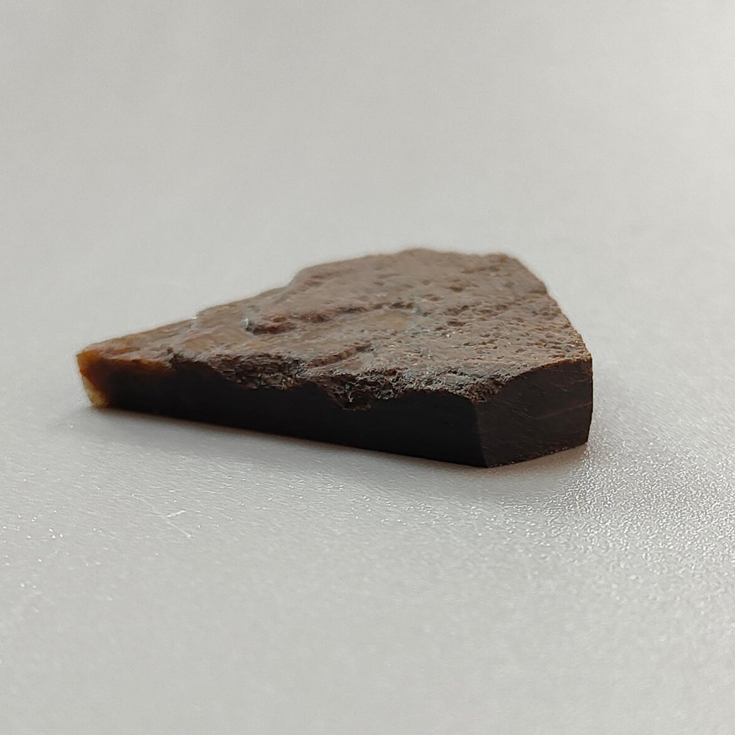 Golden Sapphire Crystal Specimen: 52.40cts Natural Untreated Golden Brown Chocolate Sapphire Gemstone Triangle Shape 32*26.5mm 1pc