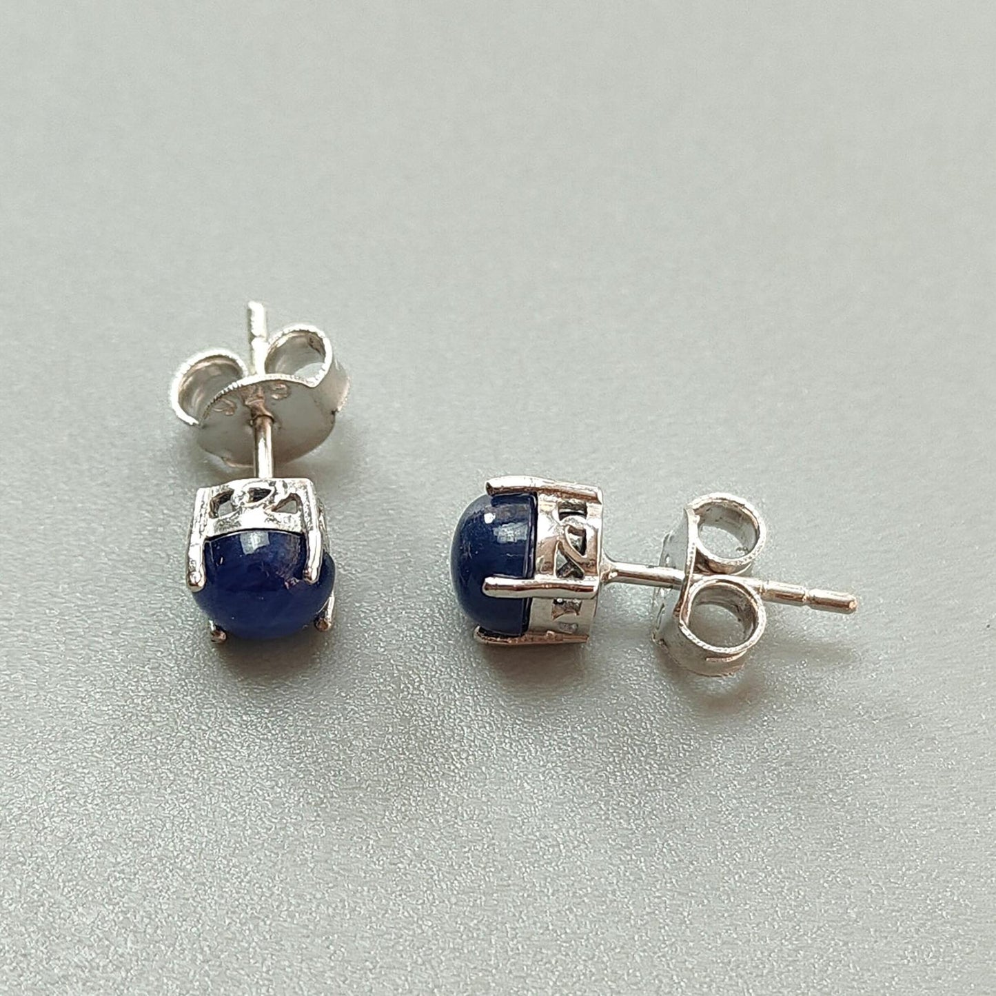 Blue Sapphire Plain Silver Earring: 1.91gms Natural Untreated Sapphire Round 925 Sterling Silver Prong Set Push Back Stud Earring 0.75"