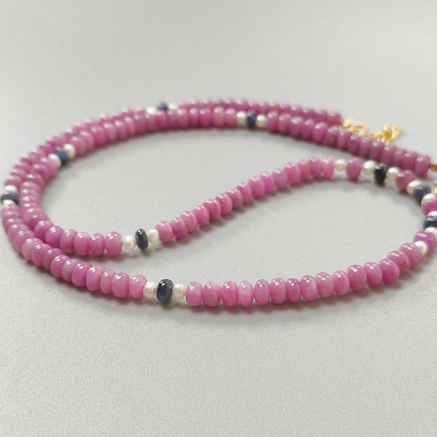 Pink Sapphire Gemstone Beads Necklace: 22.83gms Natural Ruby Pearl & Blue Sapphire Plain Rondelle Brass Necklace 4.5mm - 5mm 18"