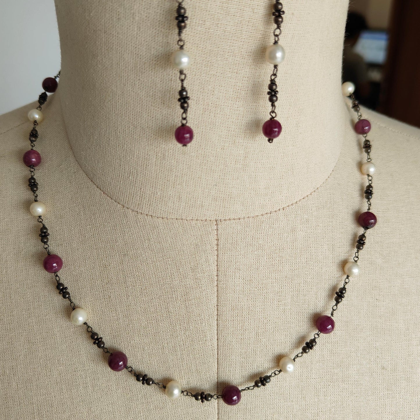 Ruby & Pearl Gemstone With 925 Sterling Silver Jewelry: 20.40gms Natural Untreated Plain Round Beaded Victorian Earring Necklace Earring Set
