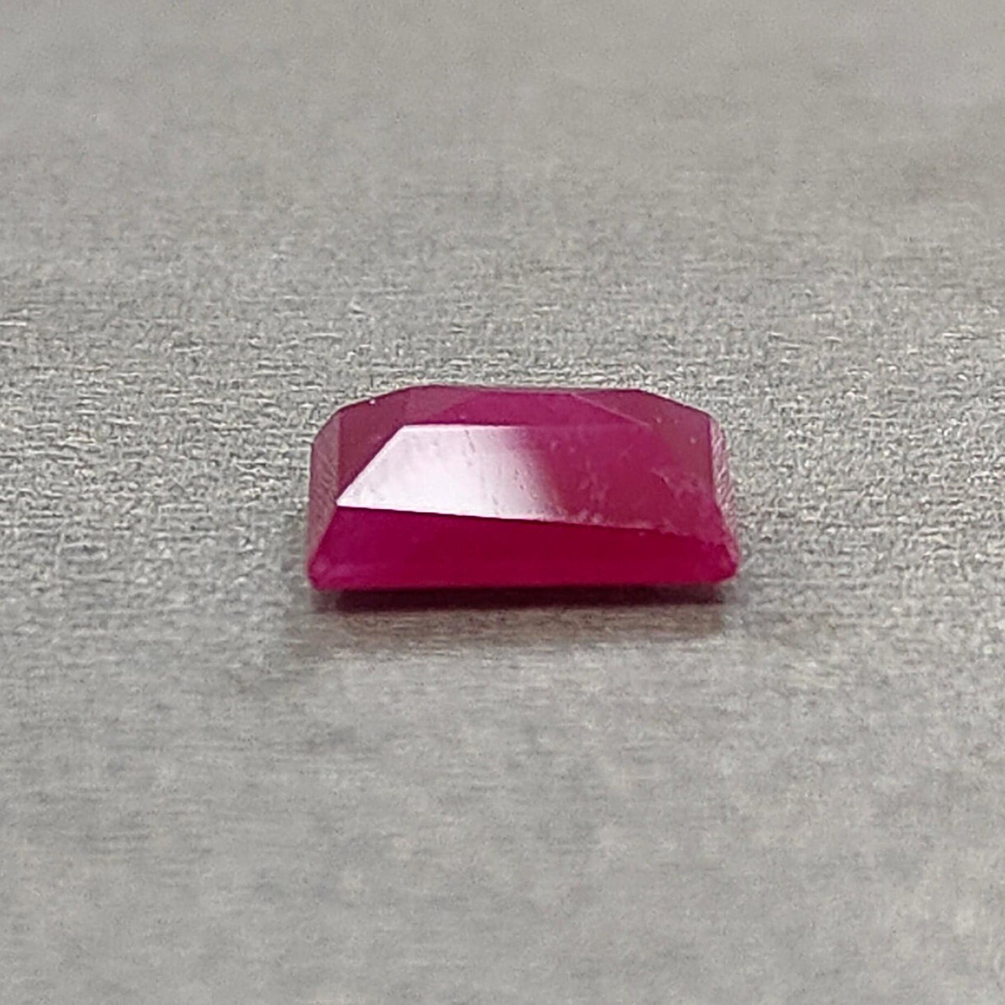 Ruby Gemstone Normal Cut : 5.20cts Natural Untreated Unheated Red Ruby Baguette Shape 11*9mm 1pc