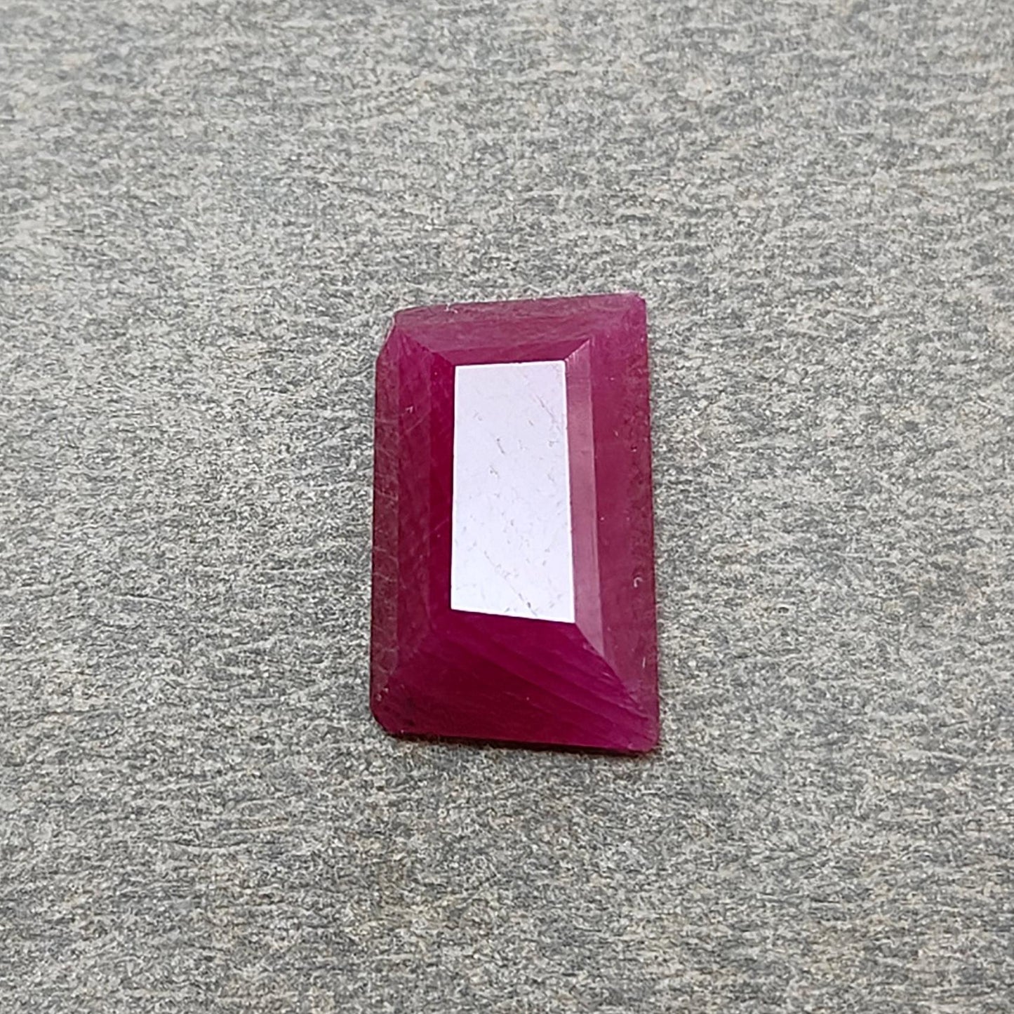 Ruby Gemstone Step Cut : 8.00cts Natural Untreated Unheated Red Ruby Trapezium Shape 14*9mm 1pc