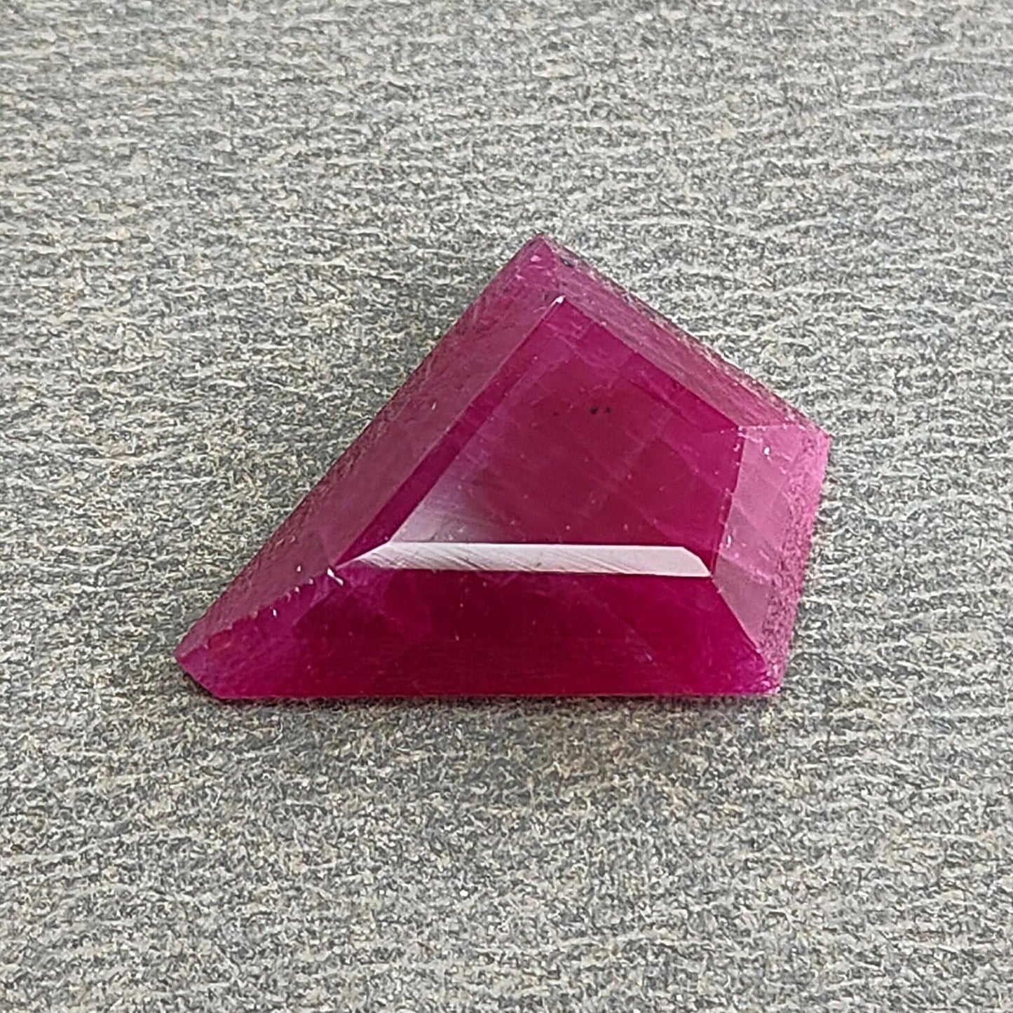 Ruby Gemstone Step Cut : 11.40cts Natural Untreated Unheated Red Ruby Uneven Shape 20*14mm 1pc