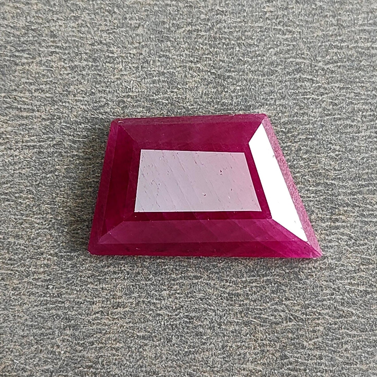 Ruby Gemstone Step Cut : 15.10cts Natural Untreated Unheated Red Ruby Trapezium Shape 22*14mm 1pc