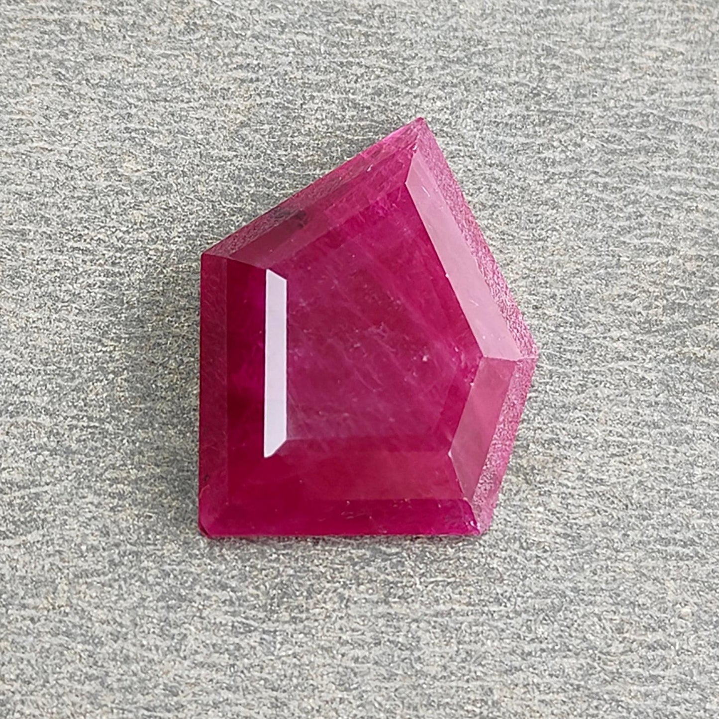 Ruby Gemstone Step Cut : 15.60cts Natural Untreated Unheated Red Ruby Uneven Shape 21*16mm 1pc