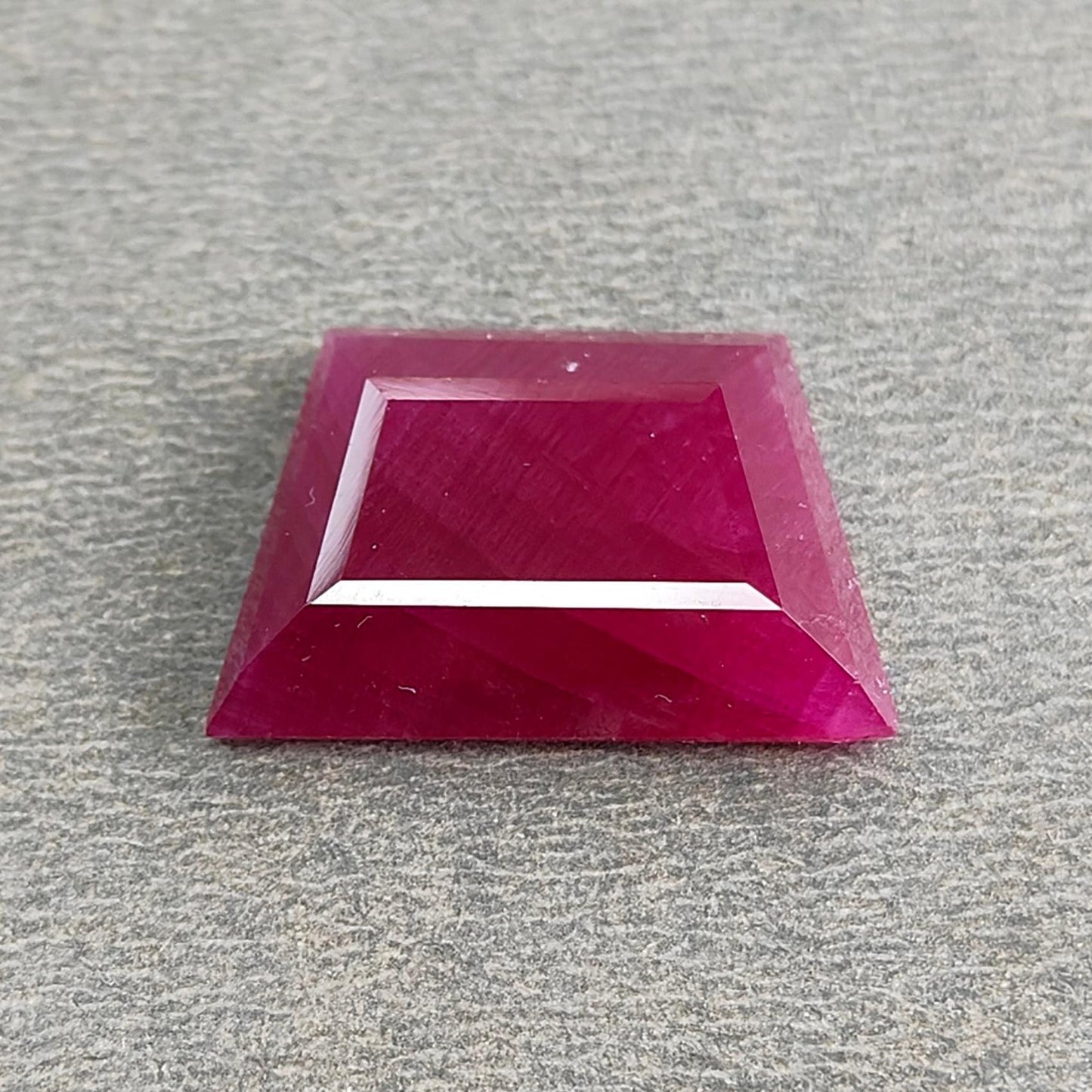 Ruby Gemstone Step Cut : 16.30cts Natural Untreated Unheated Red Ruby Trapezium Shape 21*14mm 1pc
