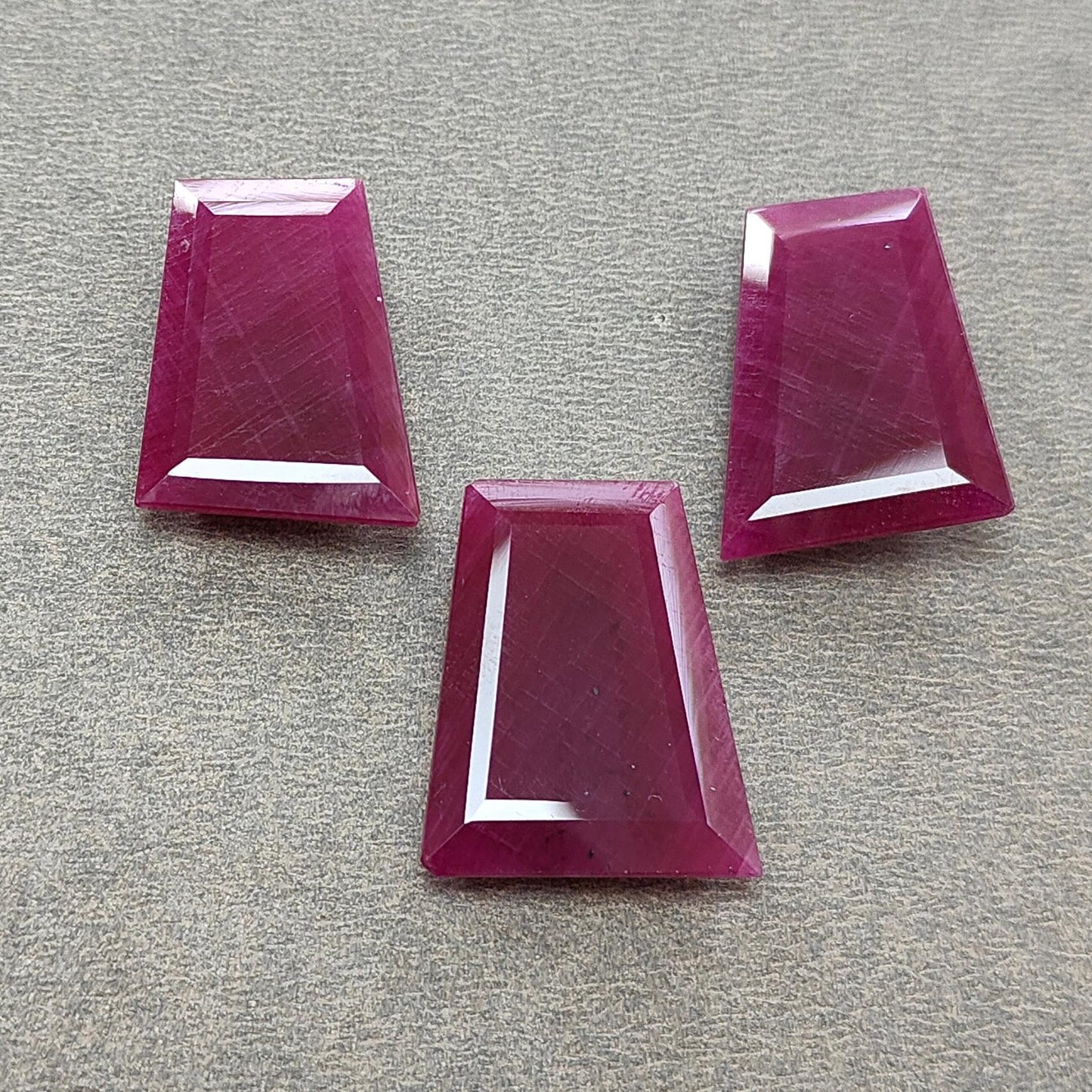 Ruby Gemstone Step Cut : 77.03cts Natural Untreated Unheated Red Ruby Trapezium Shape 22*16mm - 24*19mm 3pc Sets