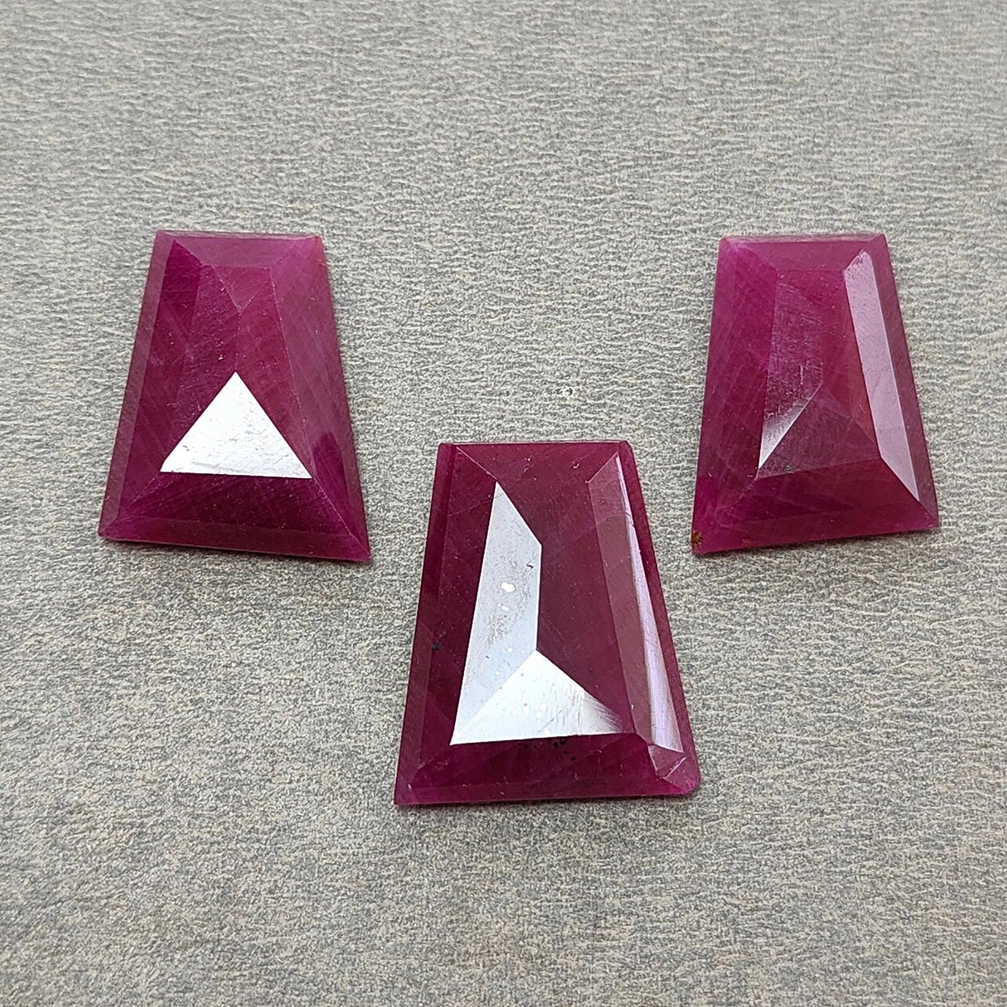 Ruby Gemstone Step Cut : 77.03cts Natural Untreated Unheated Red Ruby Trapezium Shape 22*16mm - 24*19mm 3pc Sets