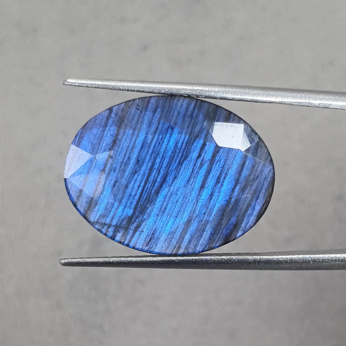 Rainbow Flashing Labradorite Fancy Cut: 9.80cts Natural Untreated Unheated Blue Labradorite oval Shape 1pc For Jewelry 21*16mm