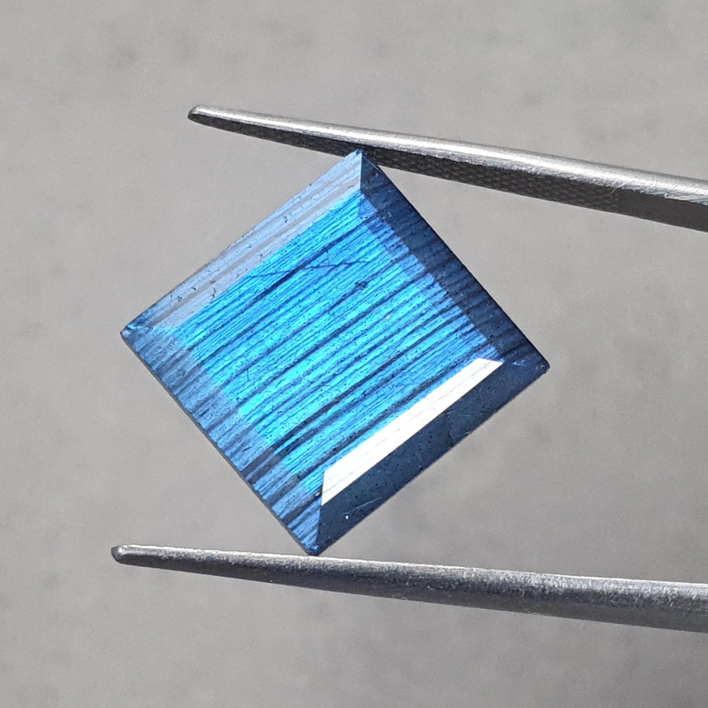 Rainbow Flashing Labradorite Fancy Cut: 11.70cts Natural Untreated Unheated Blue Labradorite Square Shape 1pc For Jewelry 14mm