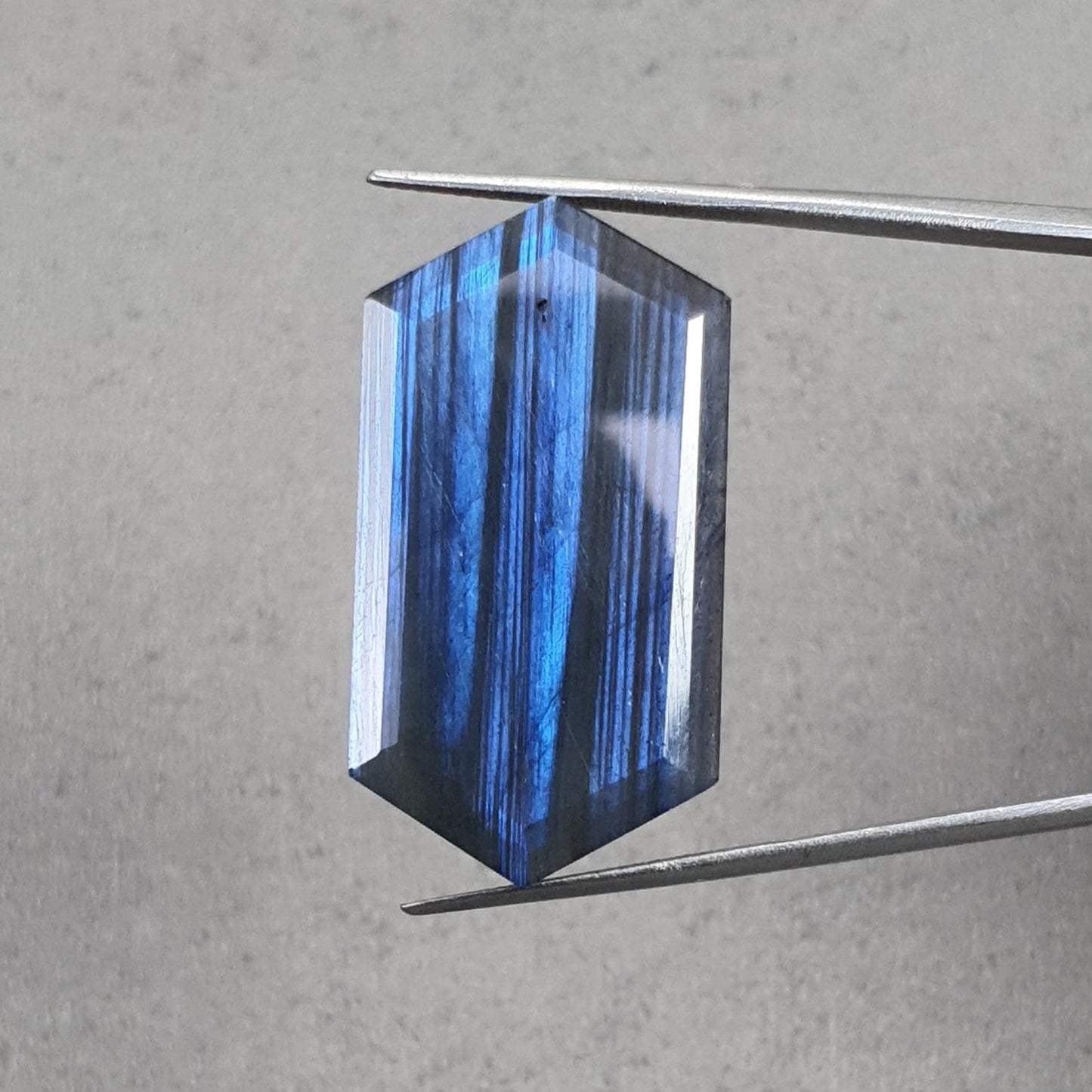 Labradorite Cabochon Fancy Cut : 29.10cts Natural Untreated Unheated Blue Labradorite Hexagon Shape 1pc For Jewelry 35*19mm