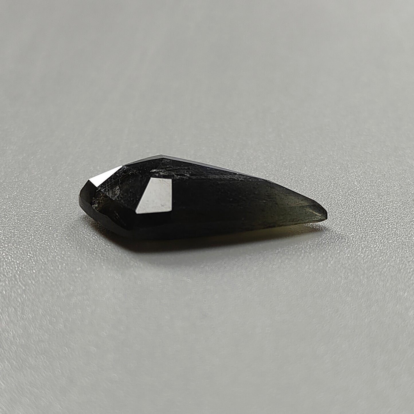Labradorite taglio sfaccettato