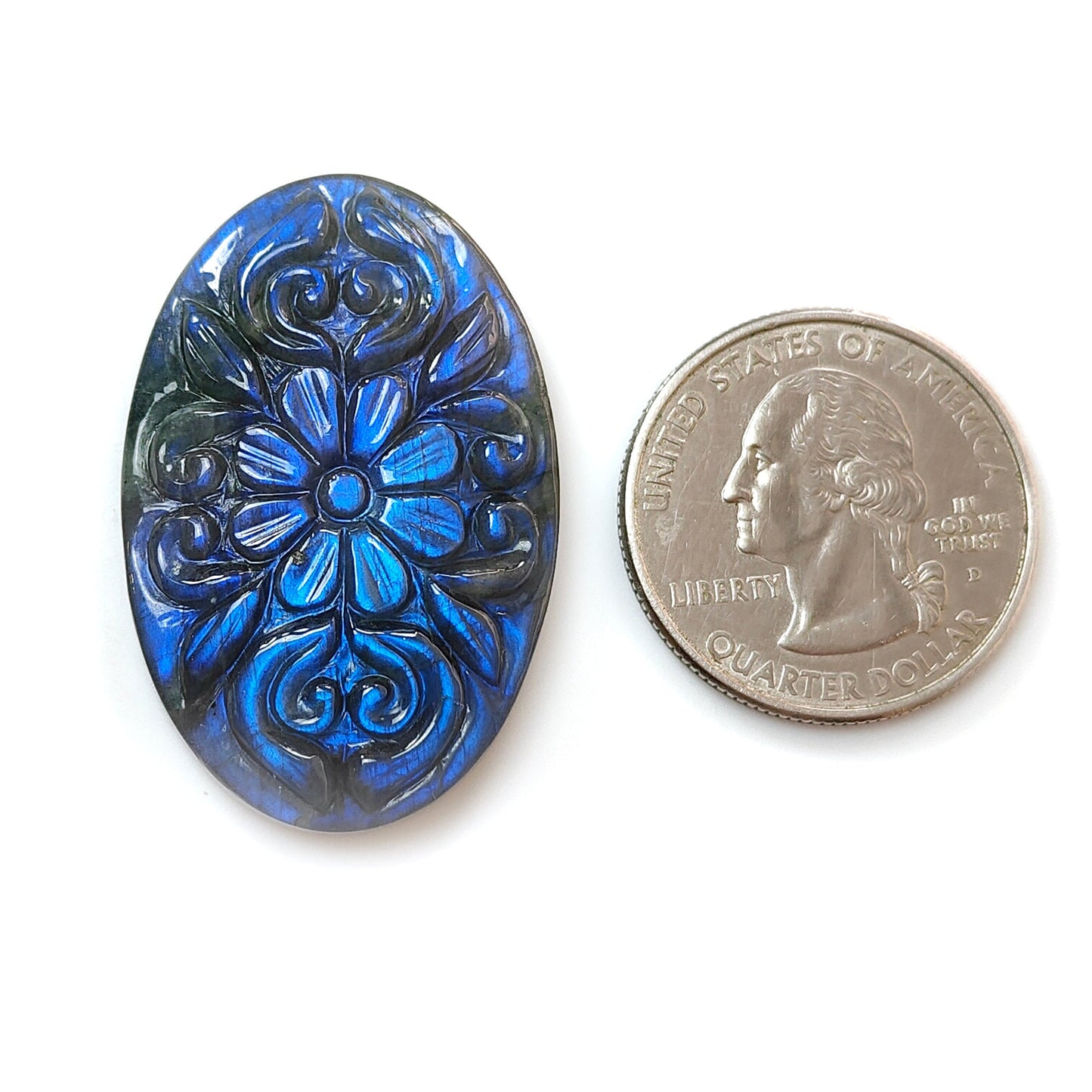 Scultura ovale in labradorite