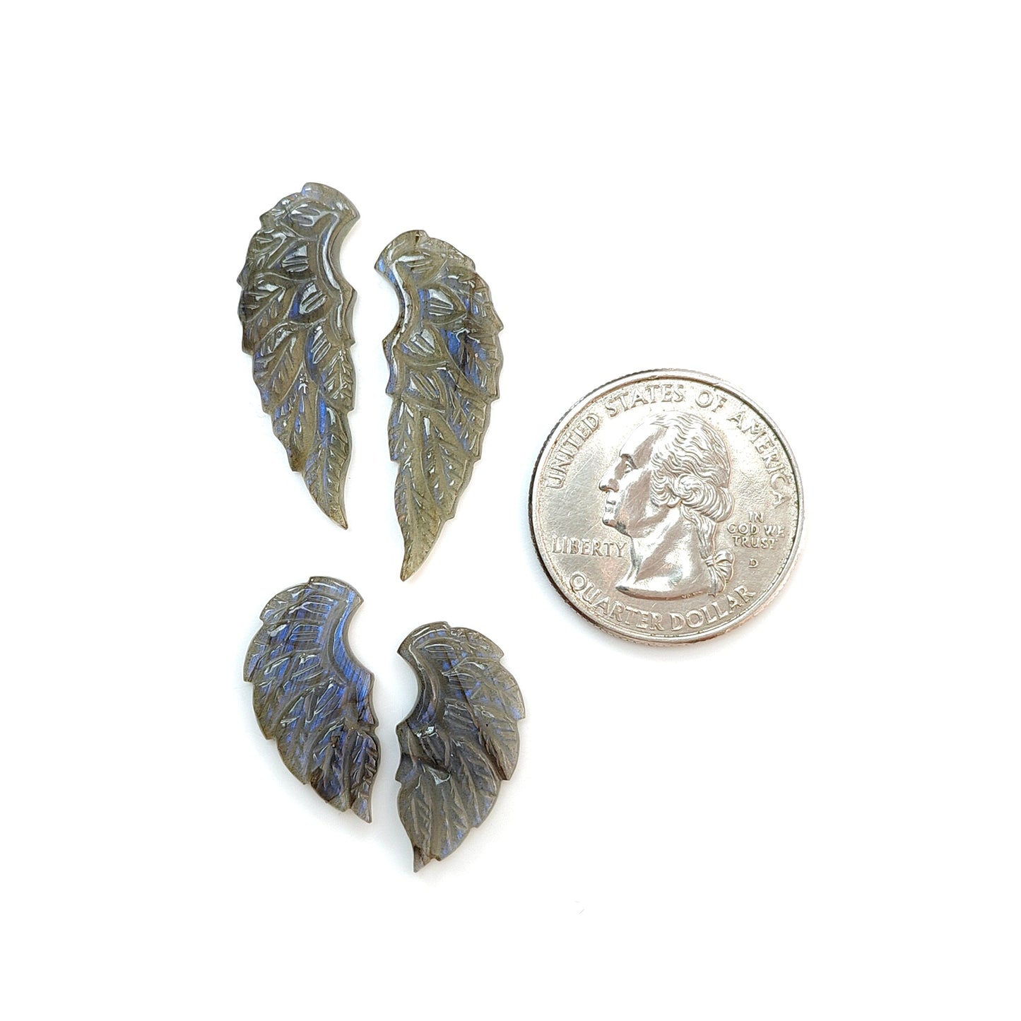 Scultura a farfalla in labradorite blu
