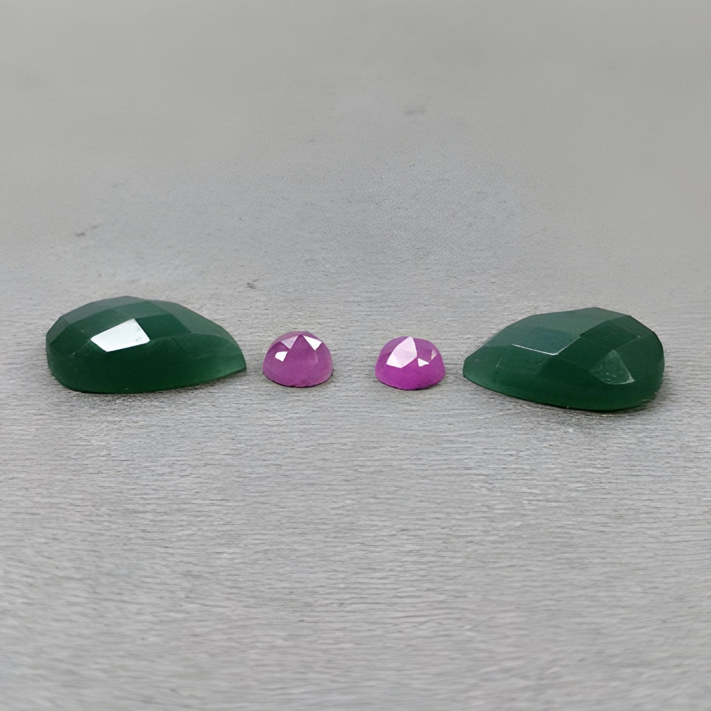 宝石用クォーツァイト、サファイア