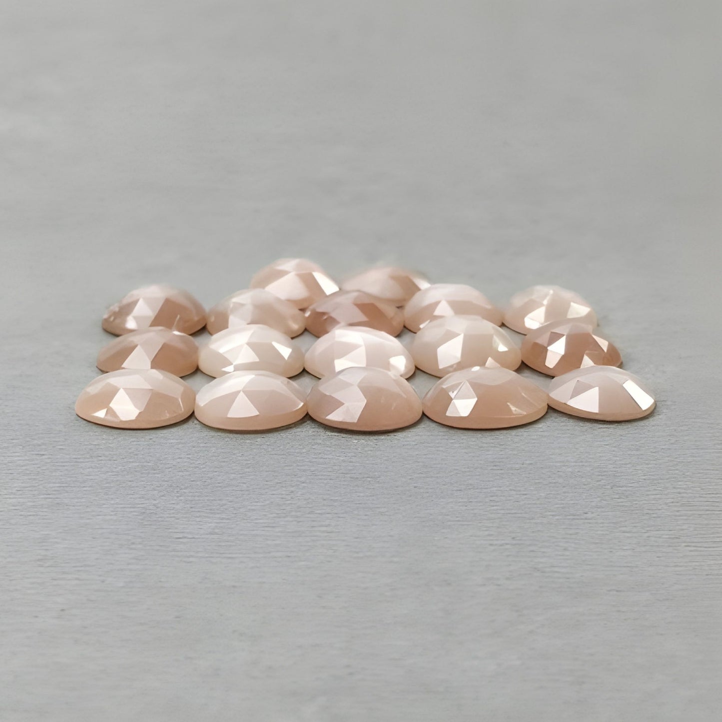 ジュエリー用のムーンストーン