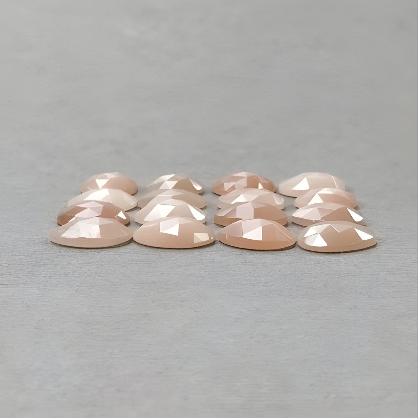 月光石天然未经处理的宝石