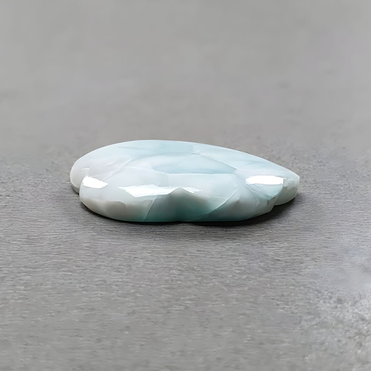 larimar pietra preziosa naturale non trattata