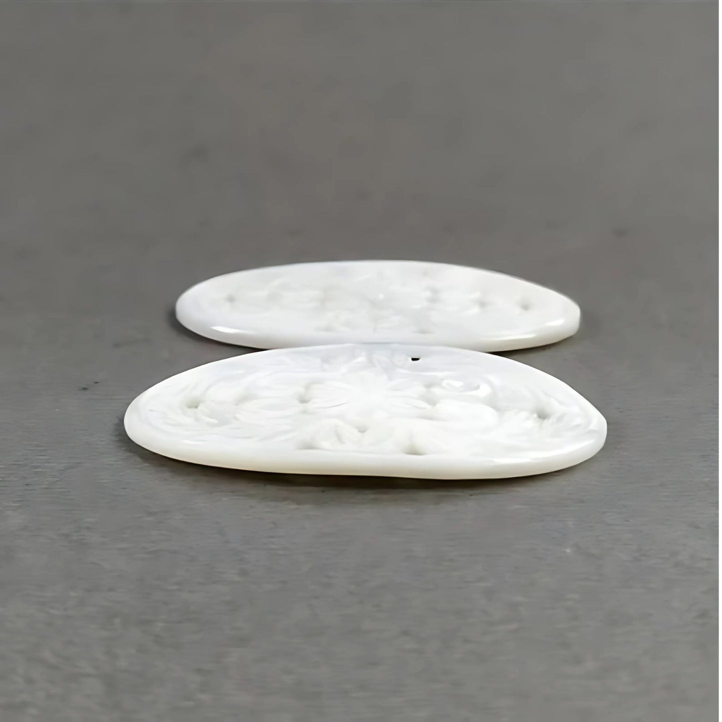 35.65cts Mother Of Pearl Gemstone Carving Natural Untreated White Oval 38*24mm Pair