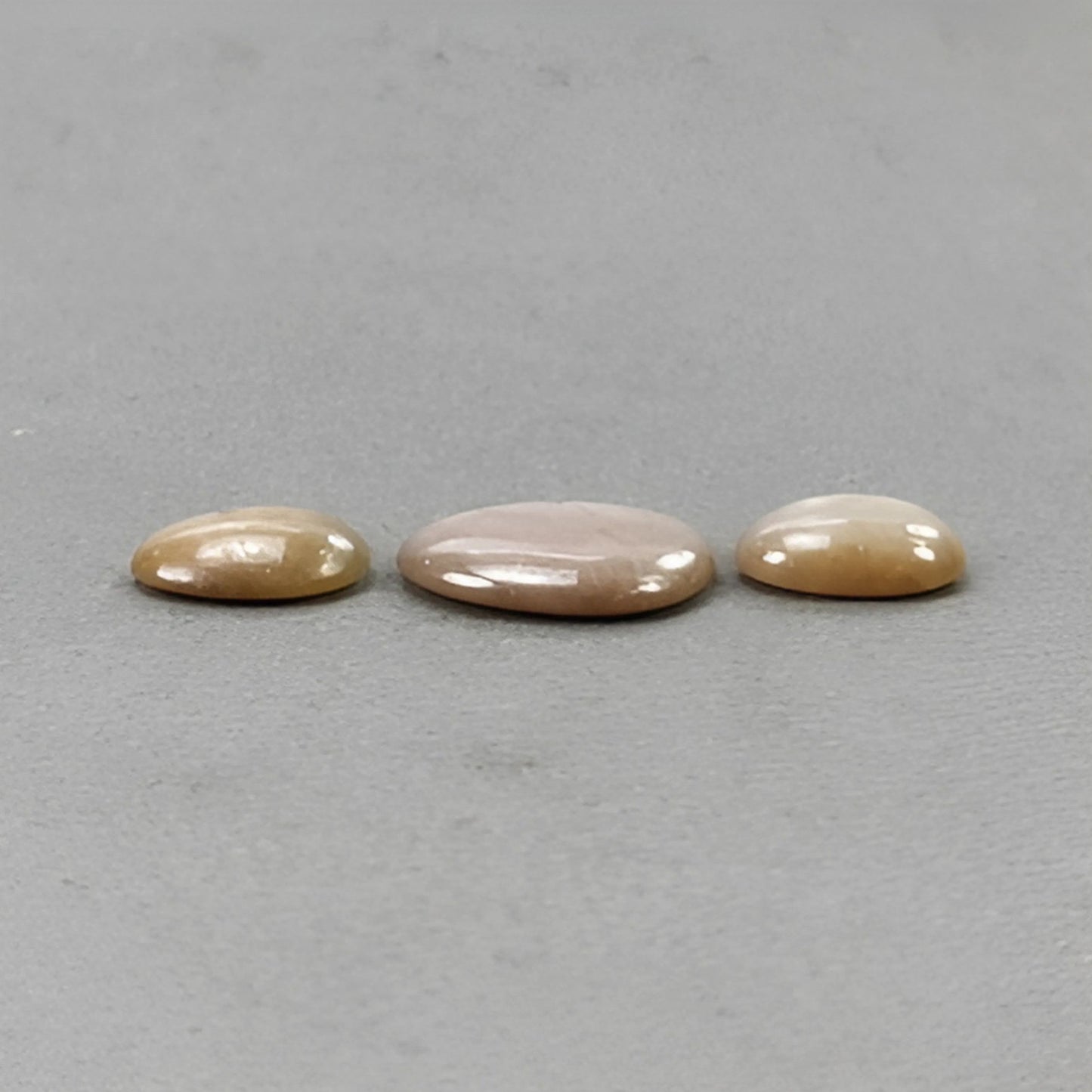 cabochon de saphir naturel