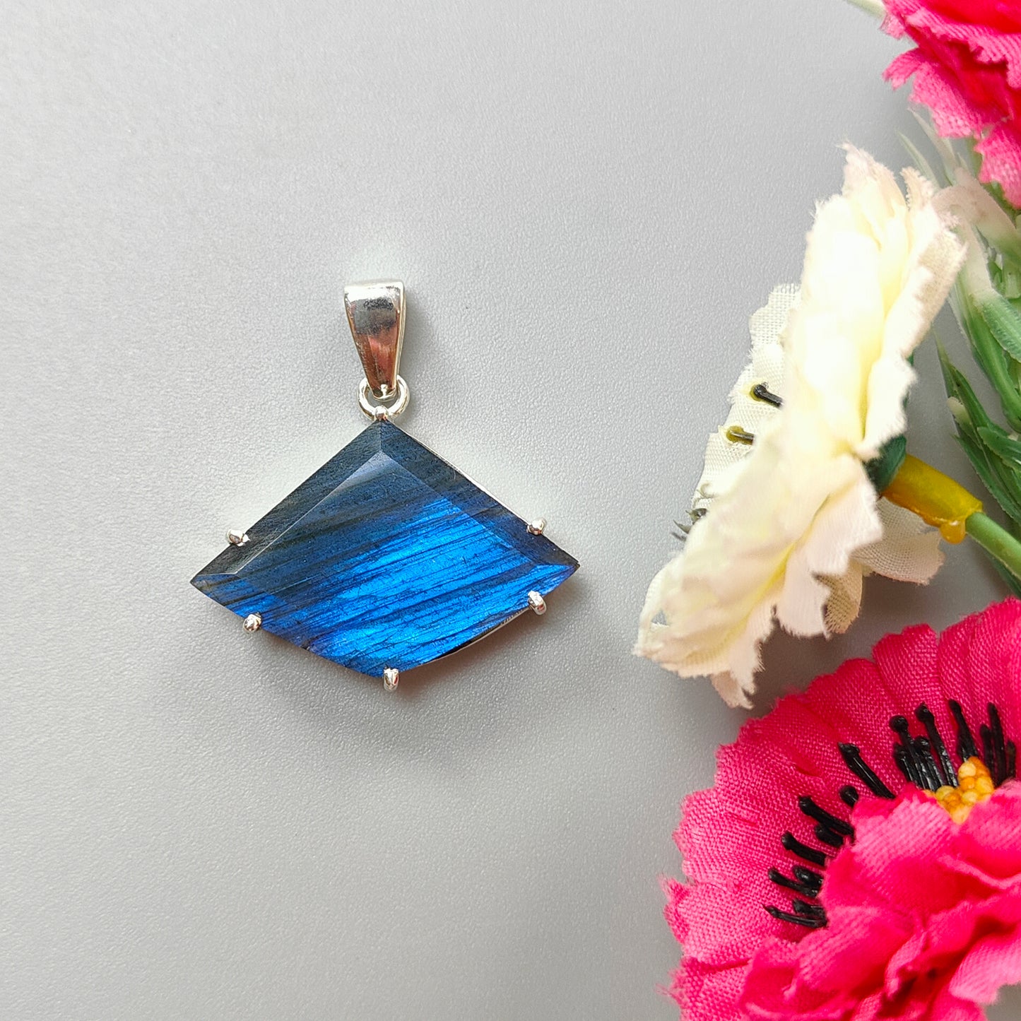 Blue Labradorite Faceted Silver Pendant: 8.11gms Natural Untreated Labradorite Fancy Shape 925 Sterling Silver Bezel Set Pendant 1.40"