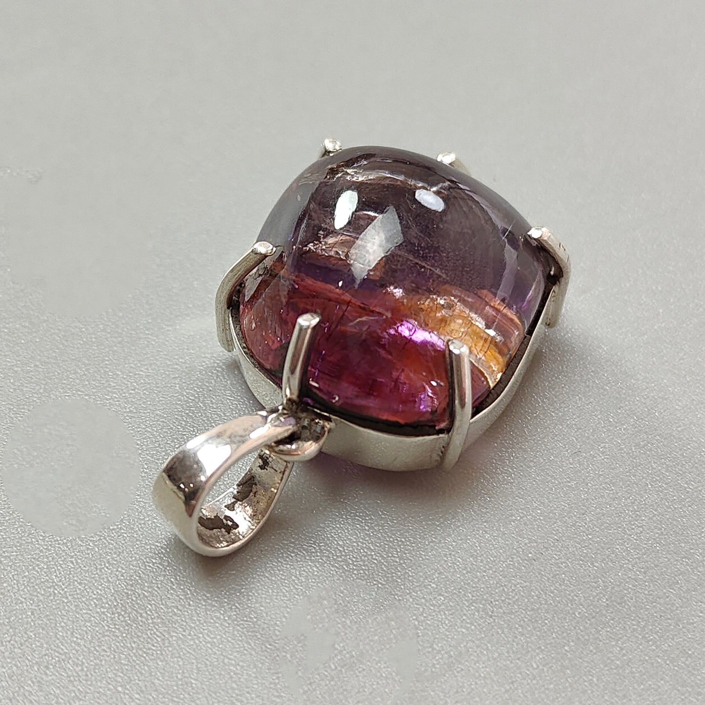 Prong Set Pendent