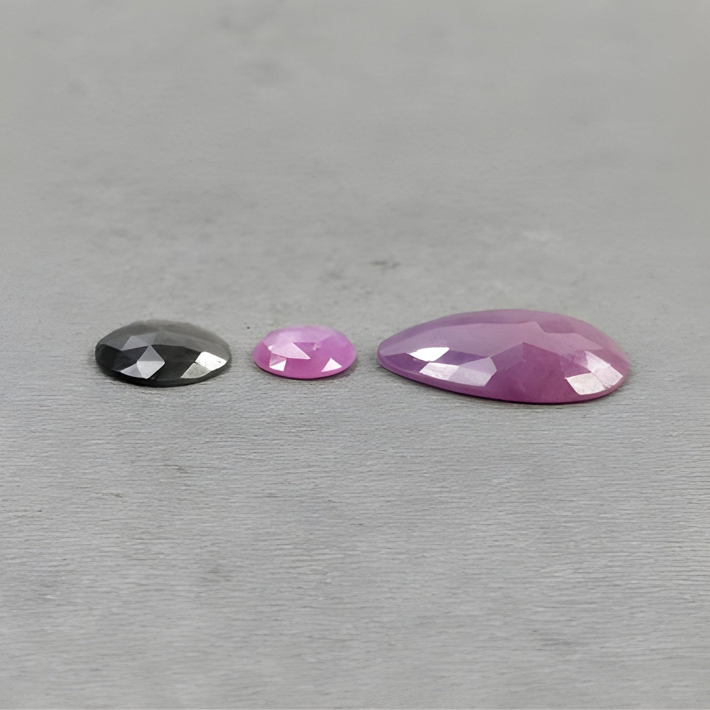 天然未処理の宝石サファイア