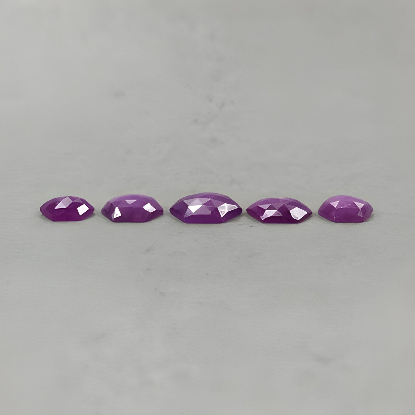 宝石用のルビー