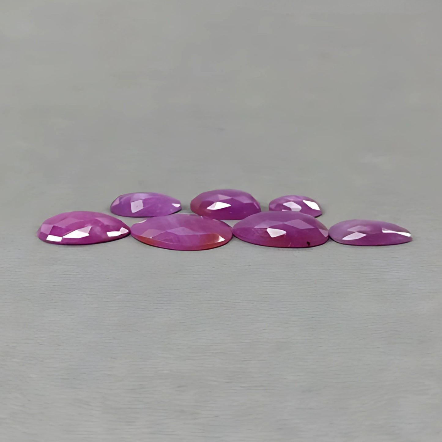 أحجار كريمة طبيعية غير معالجة