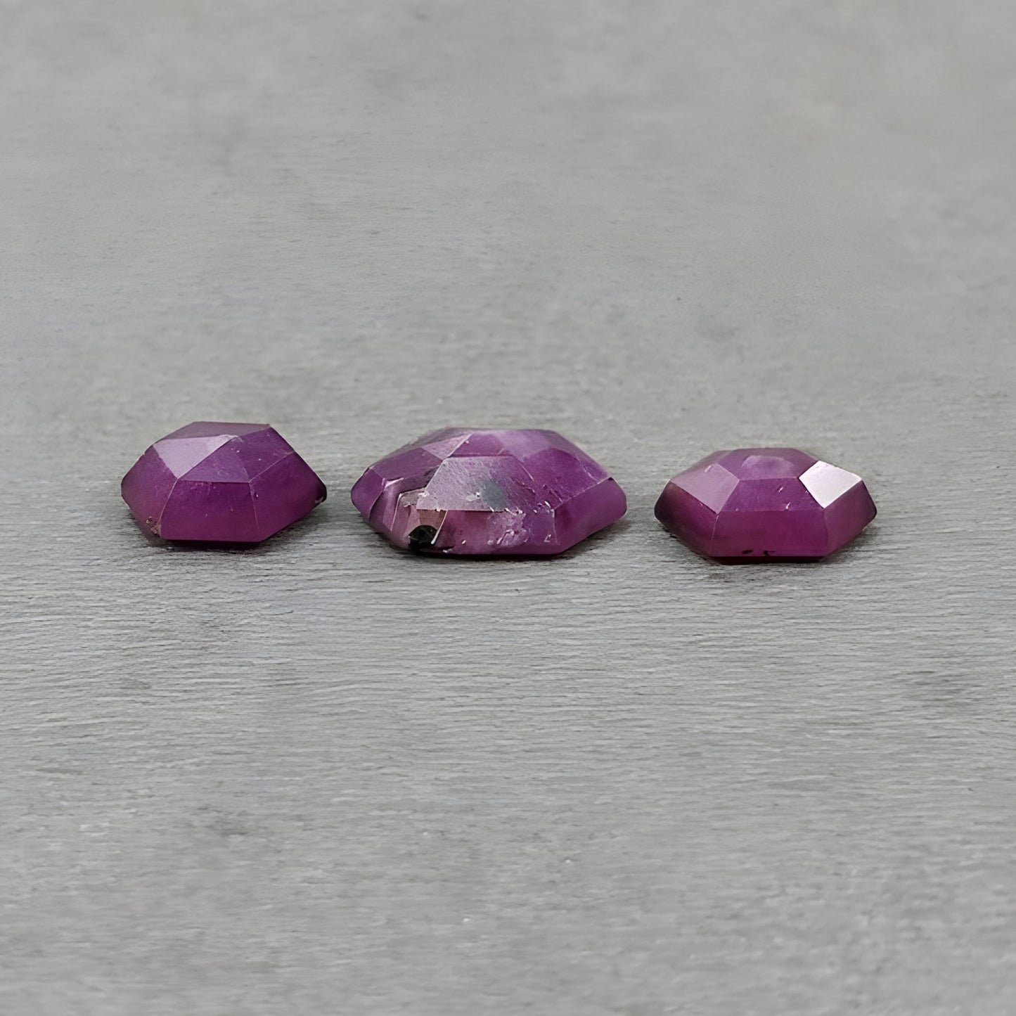 حجر ميلاد شهر سبتمبر