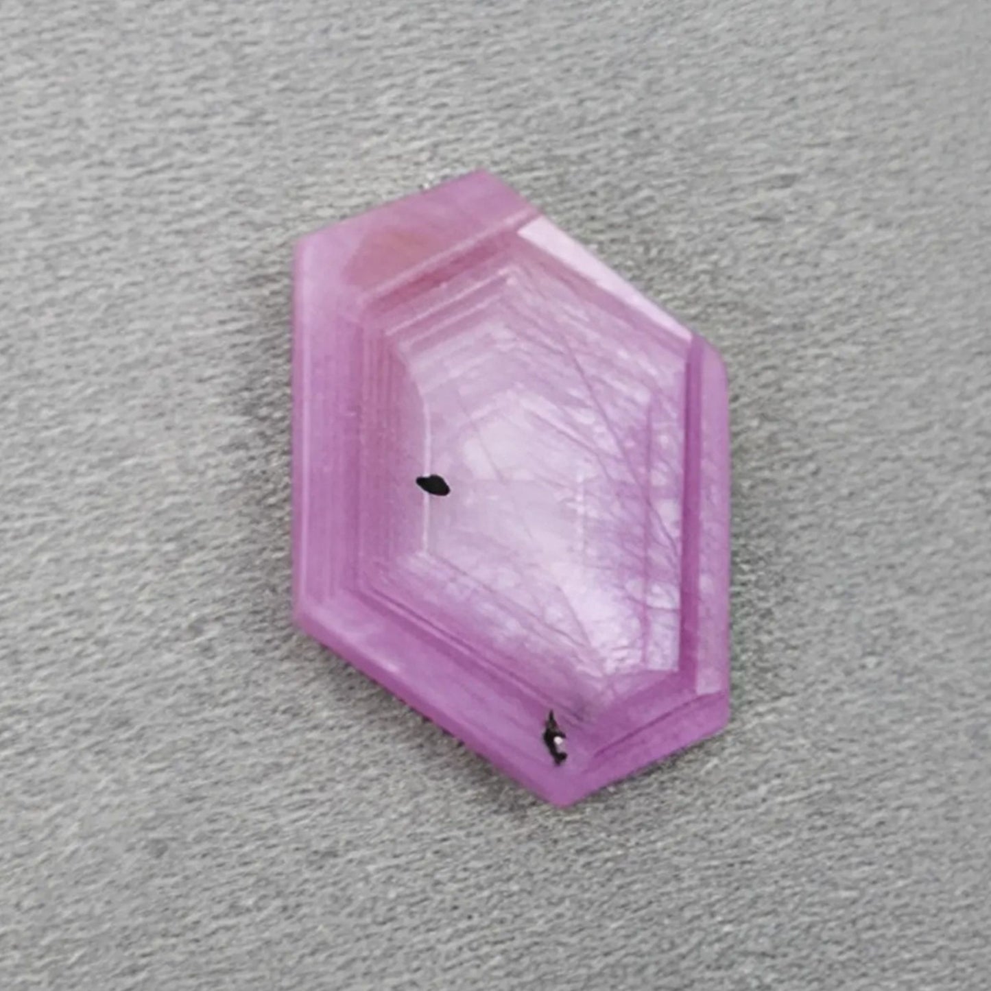 宝石用のルビー