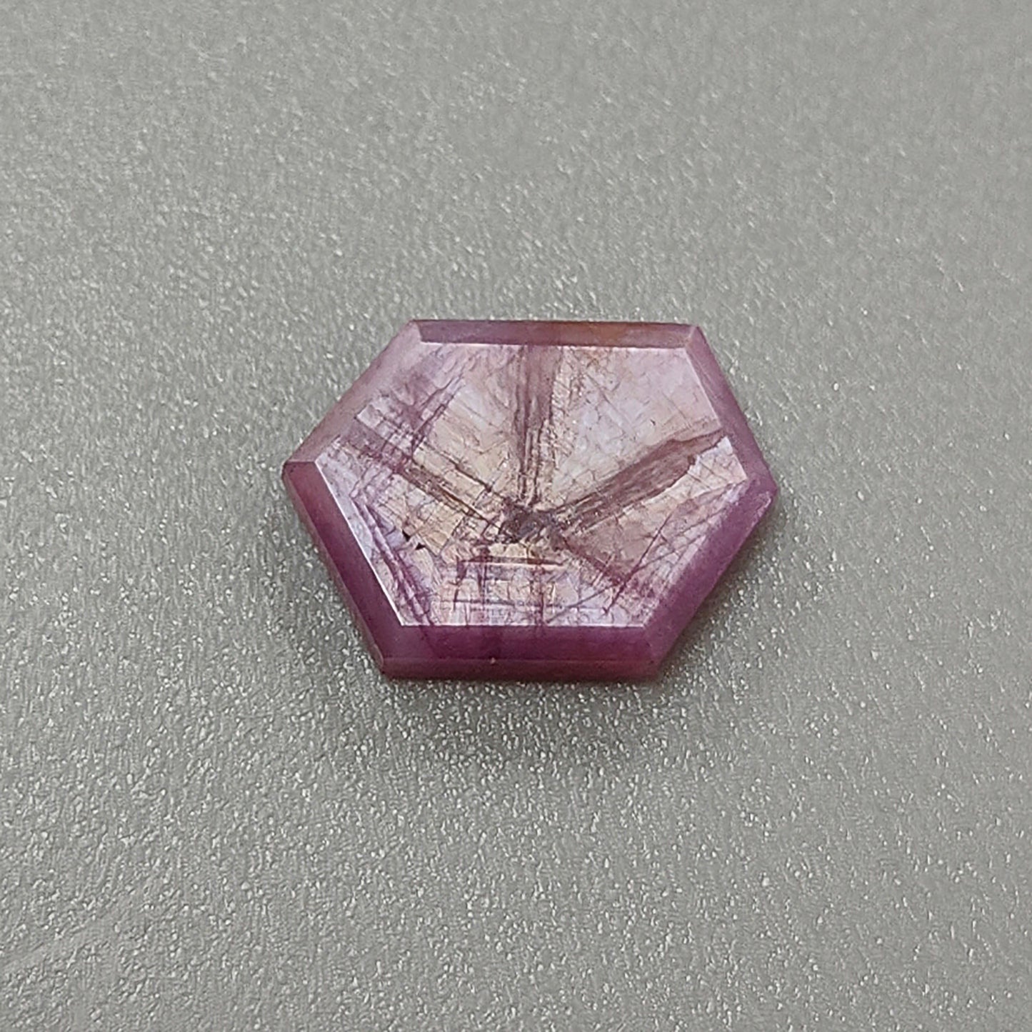 trapiche en saphir rose naturel non traité