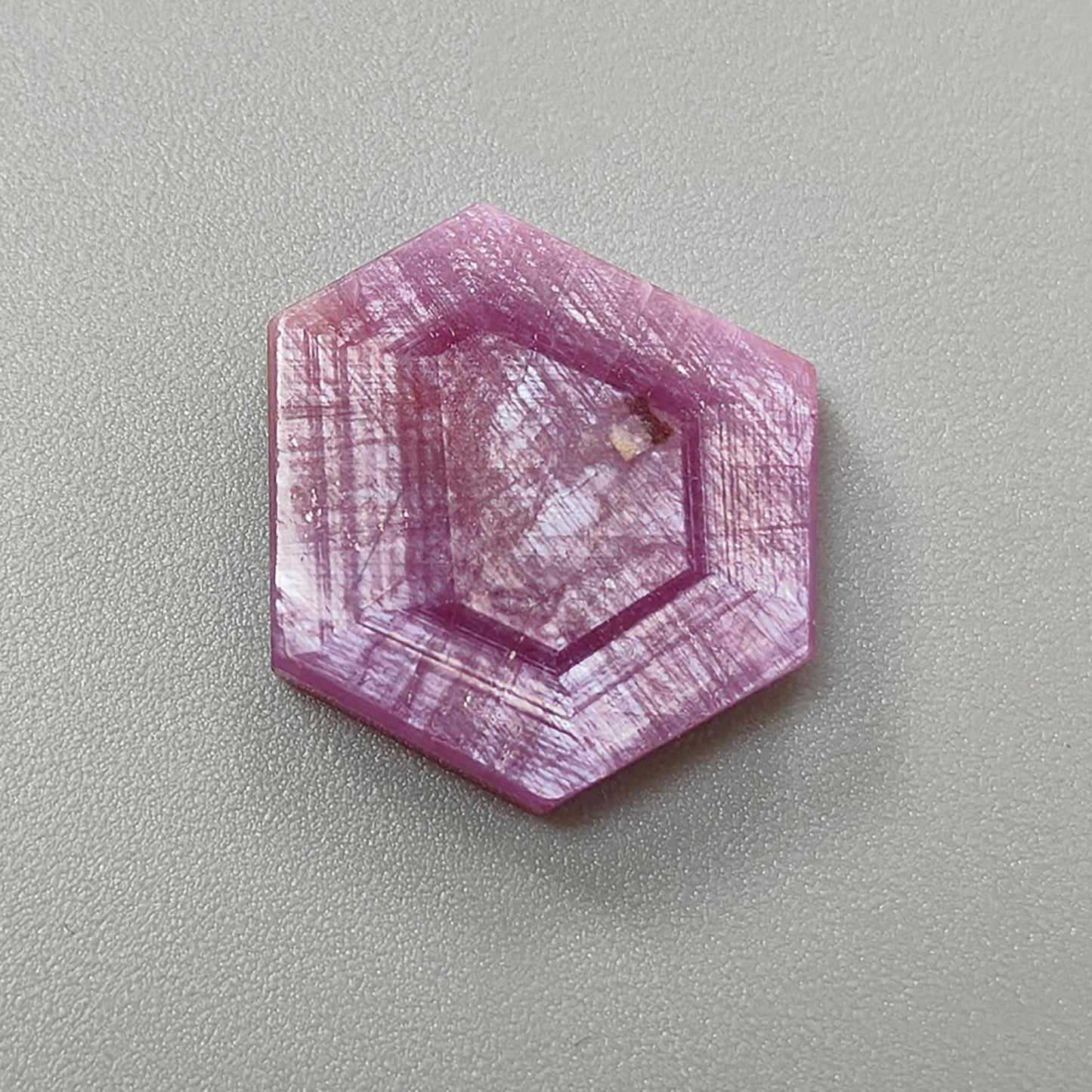 fette piatte di esagono di zaffiro rosa rosmarino