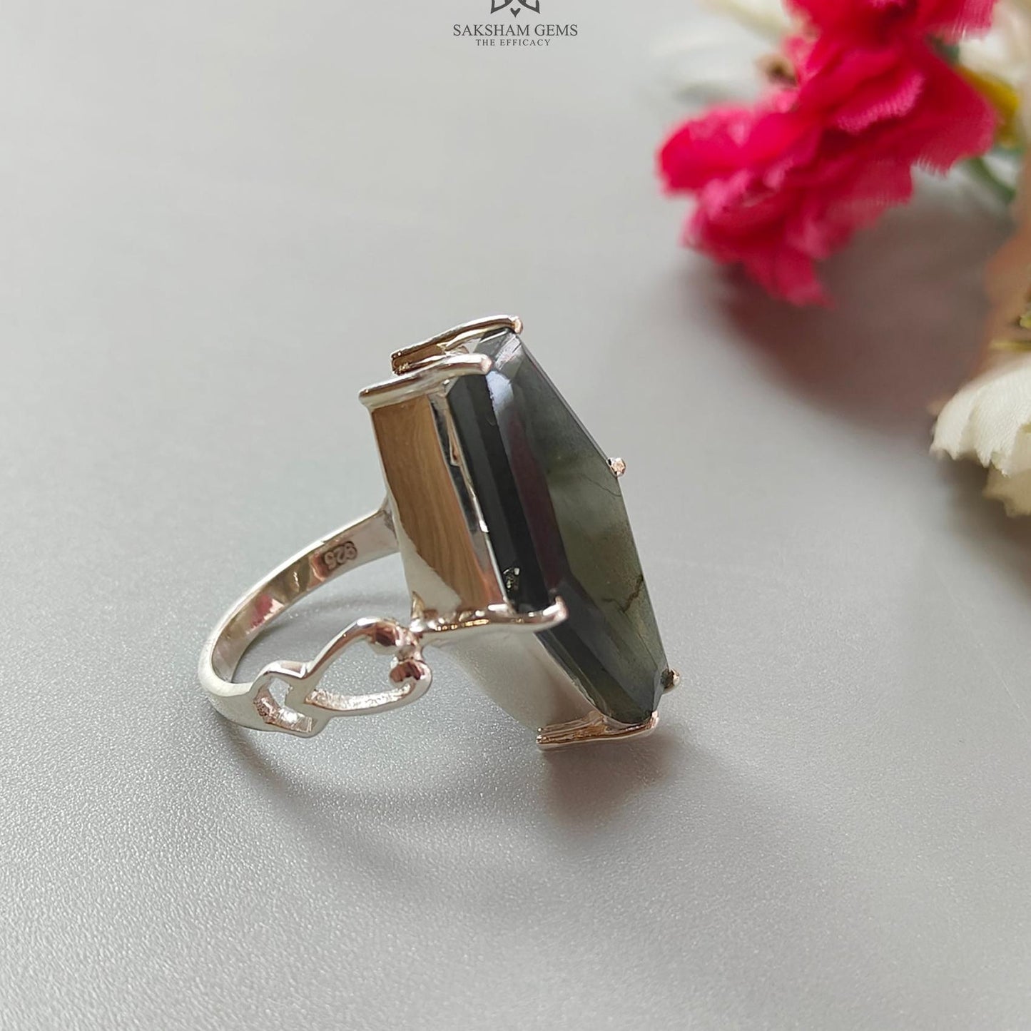 Blue Labradorite Silver Faceted Ring: 5.64gms Natural Untreated Labradorite Uneven Shape Fancy Cut 925 Sterling Silver Prong Set 7.5 US