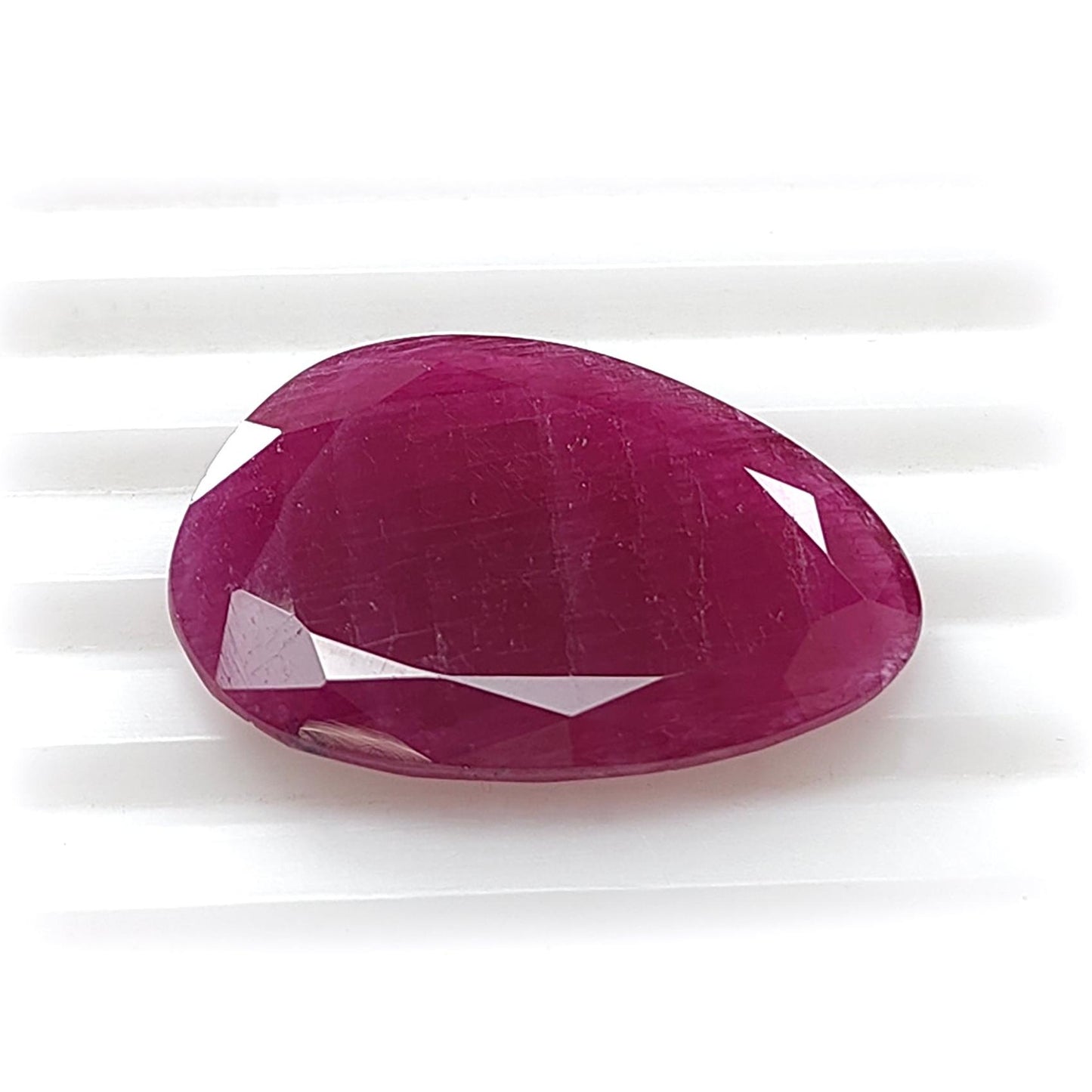 Ruby Gemstone Faceted Cut: 18.90cts Natural Untreated Unheated Red Ruby Fancy Shape 25*17mm 1pc for Jewelry July Birthstone