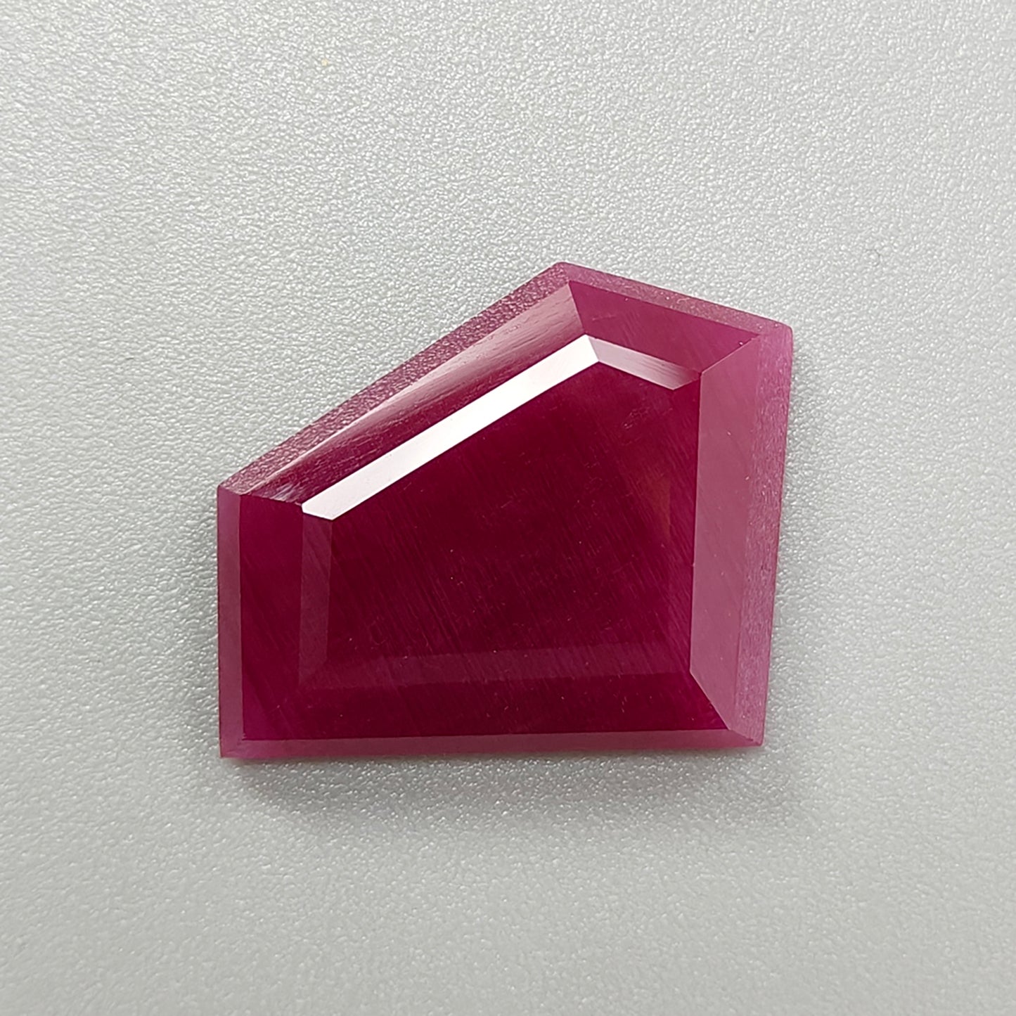 Ruby Gemstone Step Cut: 12.90cts Natural Untreated Unheated Red Ruby Fancy Shape 19*22mm 1pc for Jewelry July Birthstone