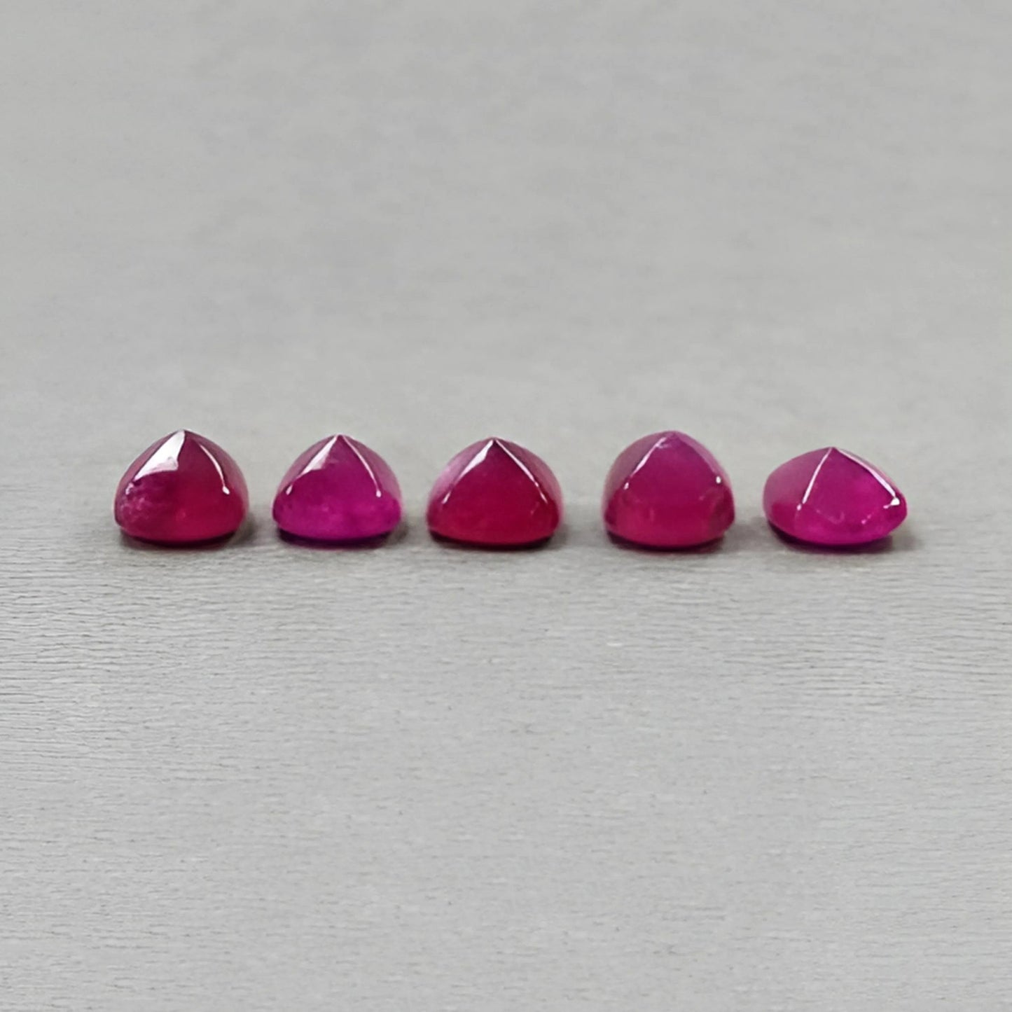 16.50cts Ruby Gemstone Natural Glass Filled Cabochon Sugarloaf Shape