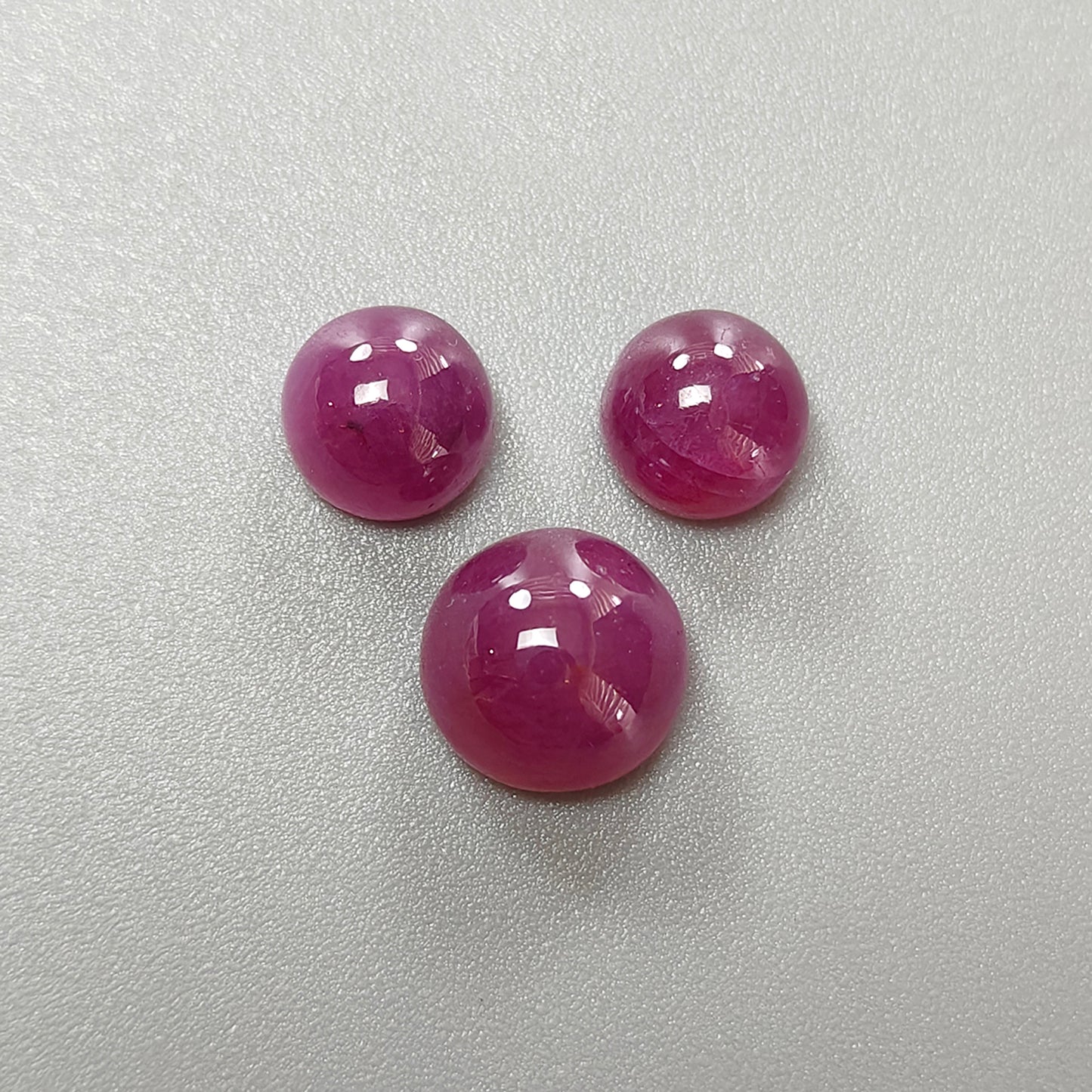 rubino cabochon rotondo