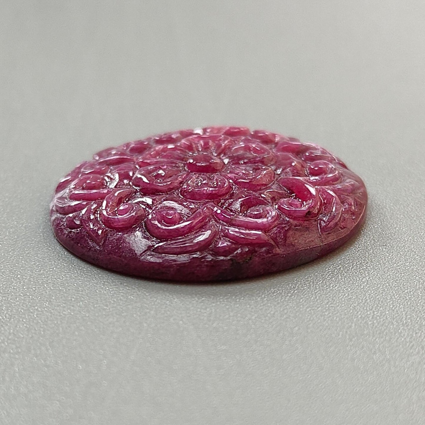 Ruby Gemstone Carving: 54.00cts Natural Untreated Unheated Red Ruby Hand Carved Round Shape 31.5mm 1pc For Jewelry July Birthstone