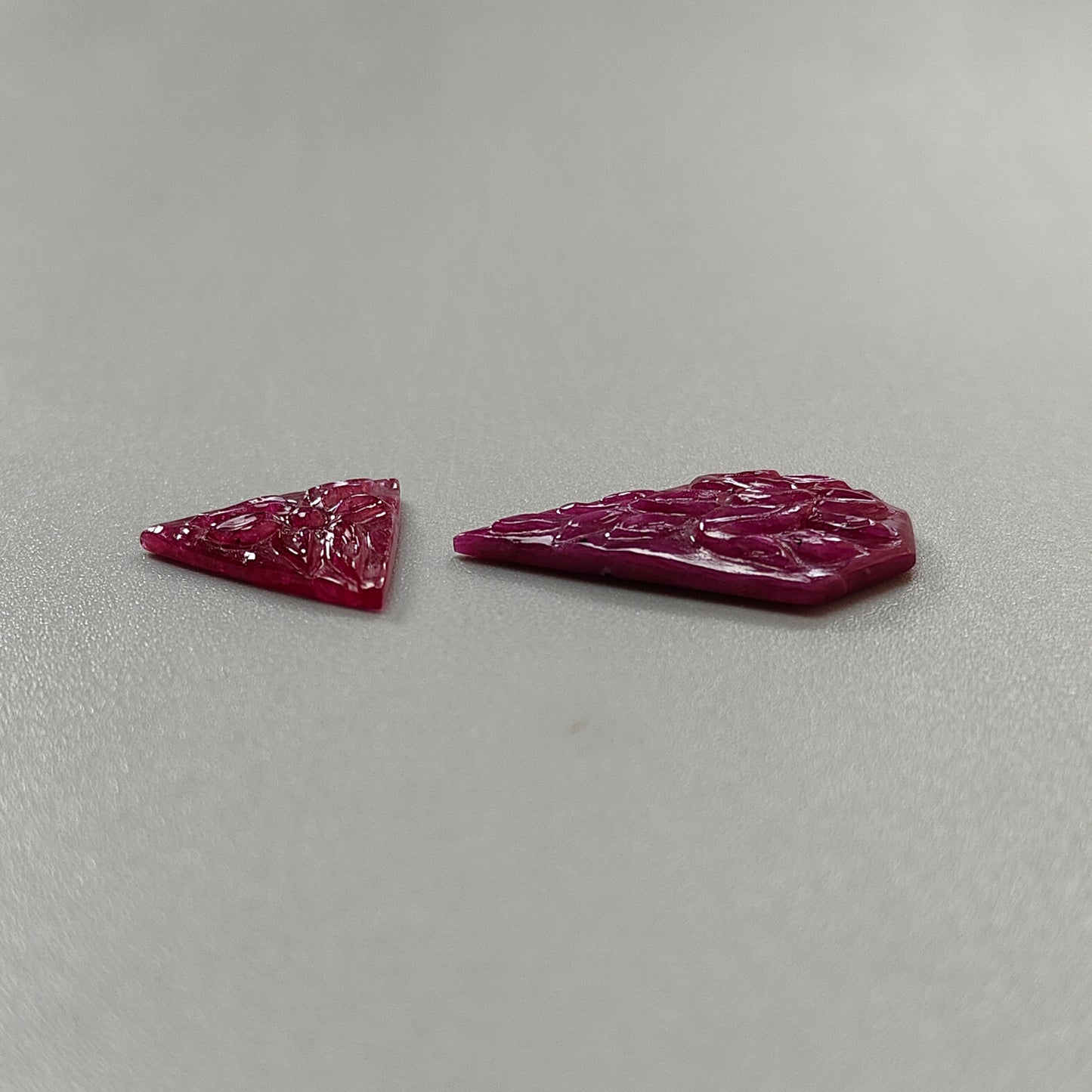 天然红宝石