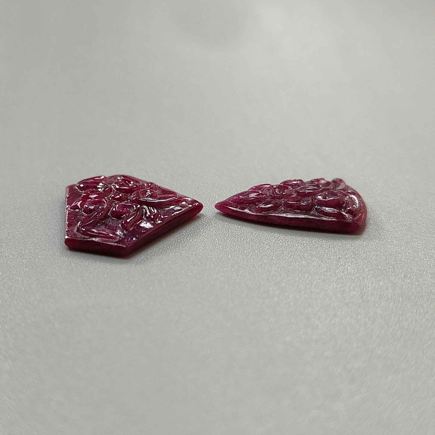 红宝石精美雕刻