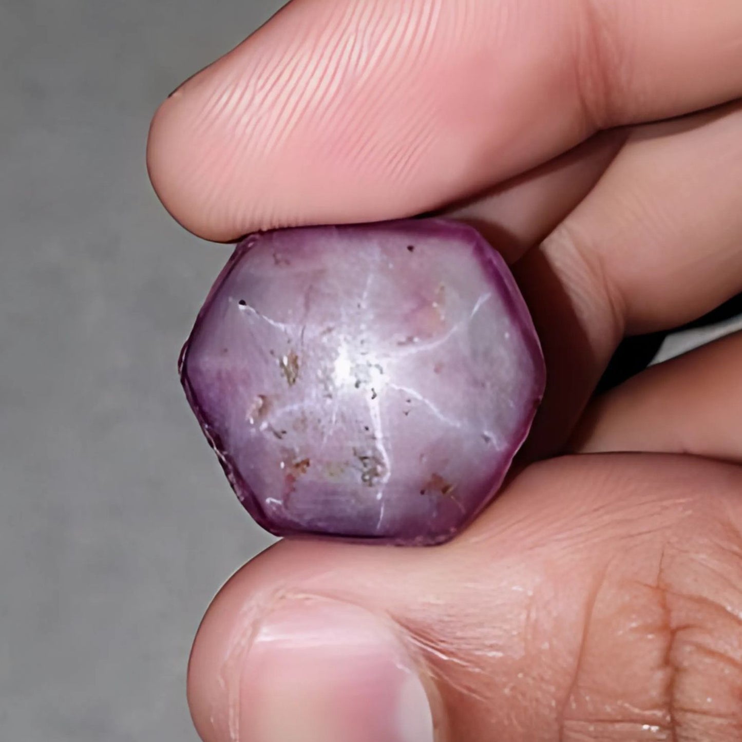 Bacchetta di cristallo di rubino stellato