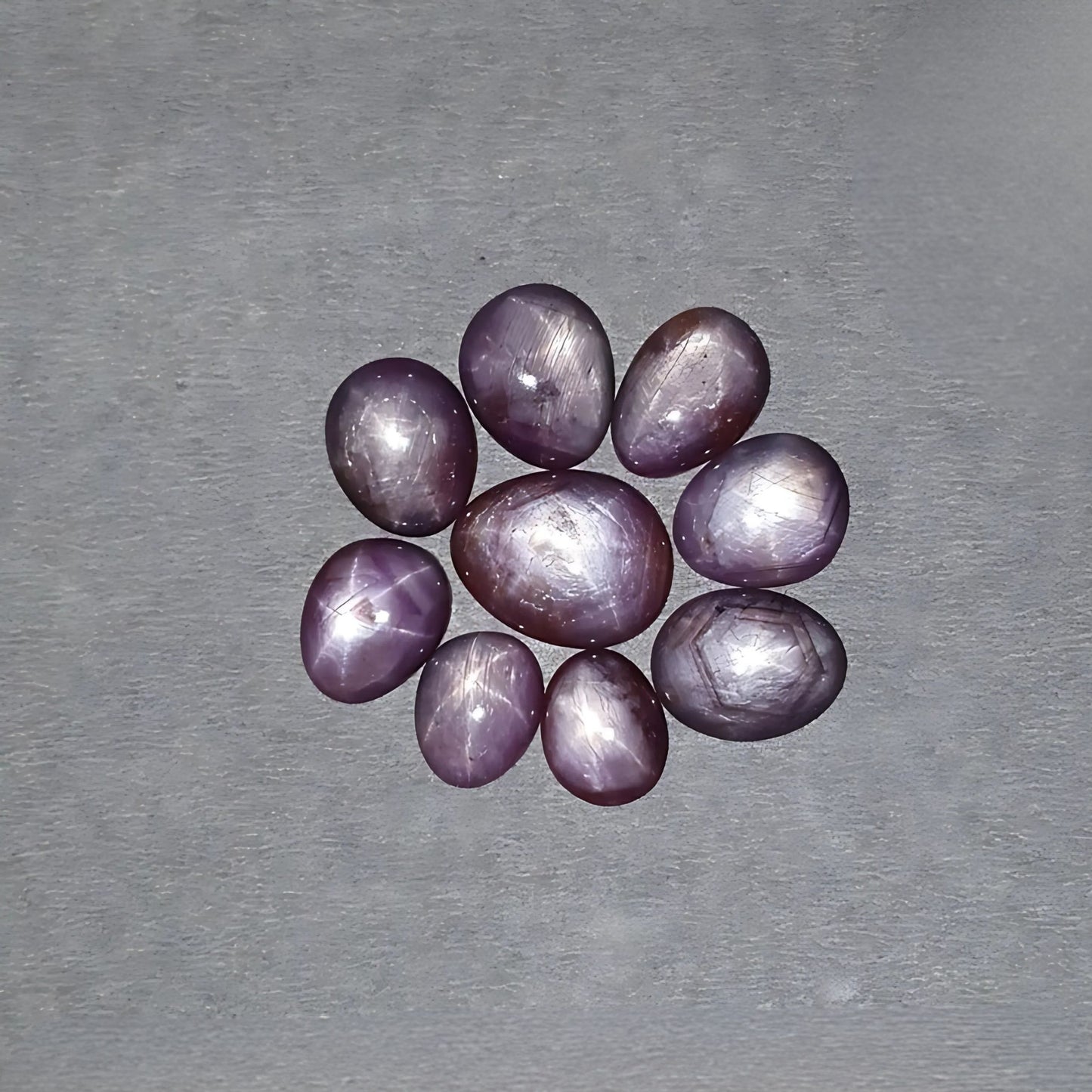 Cabochon rubis étoilé