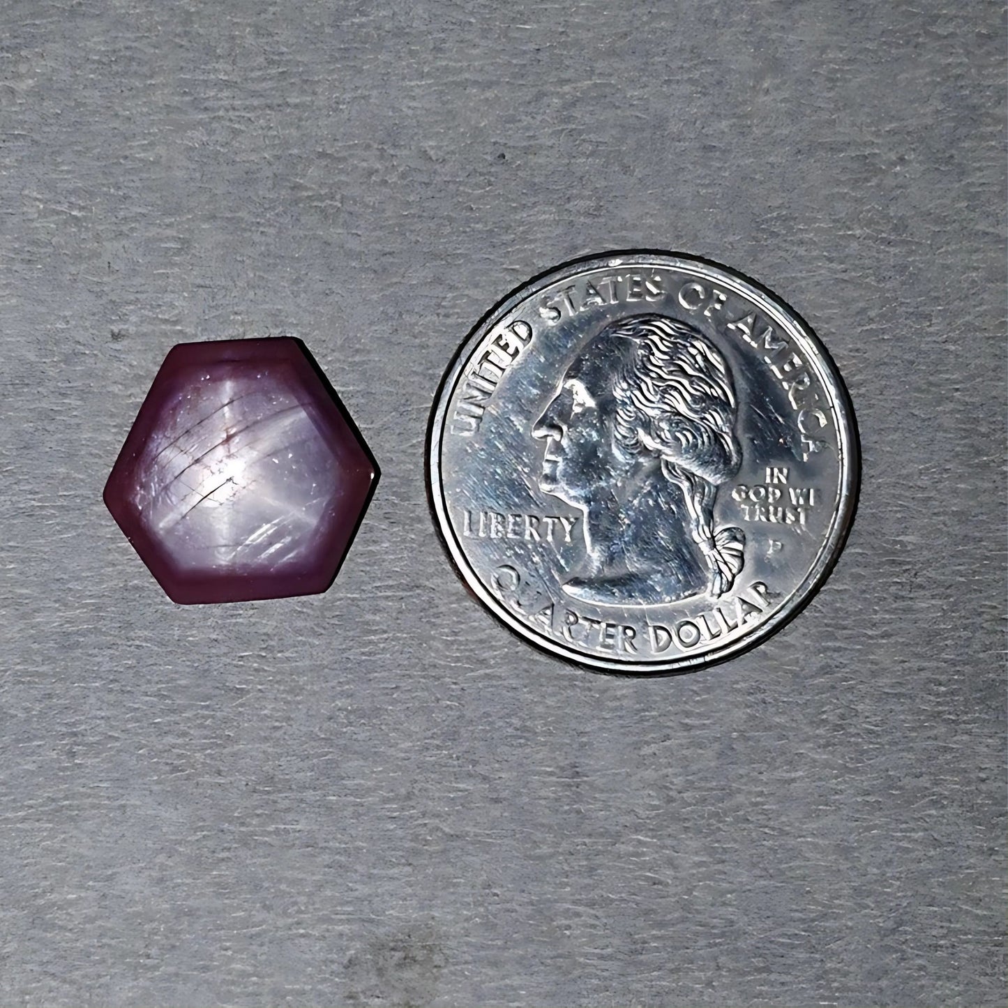 Cabochon rubis étoilé