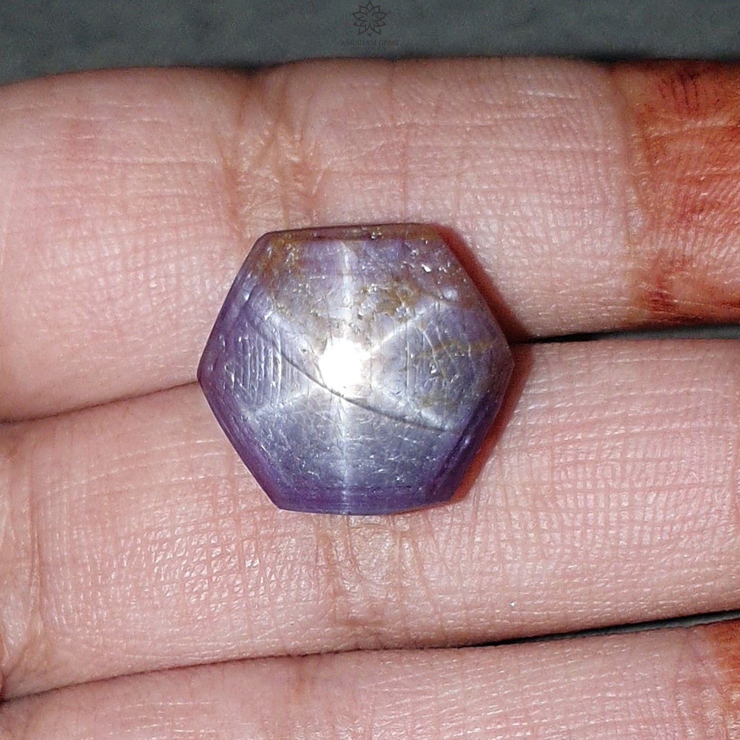 cabochon esagonale di rubino