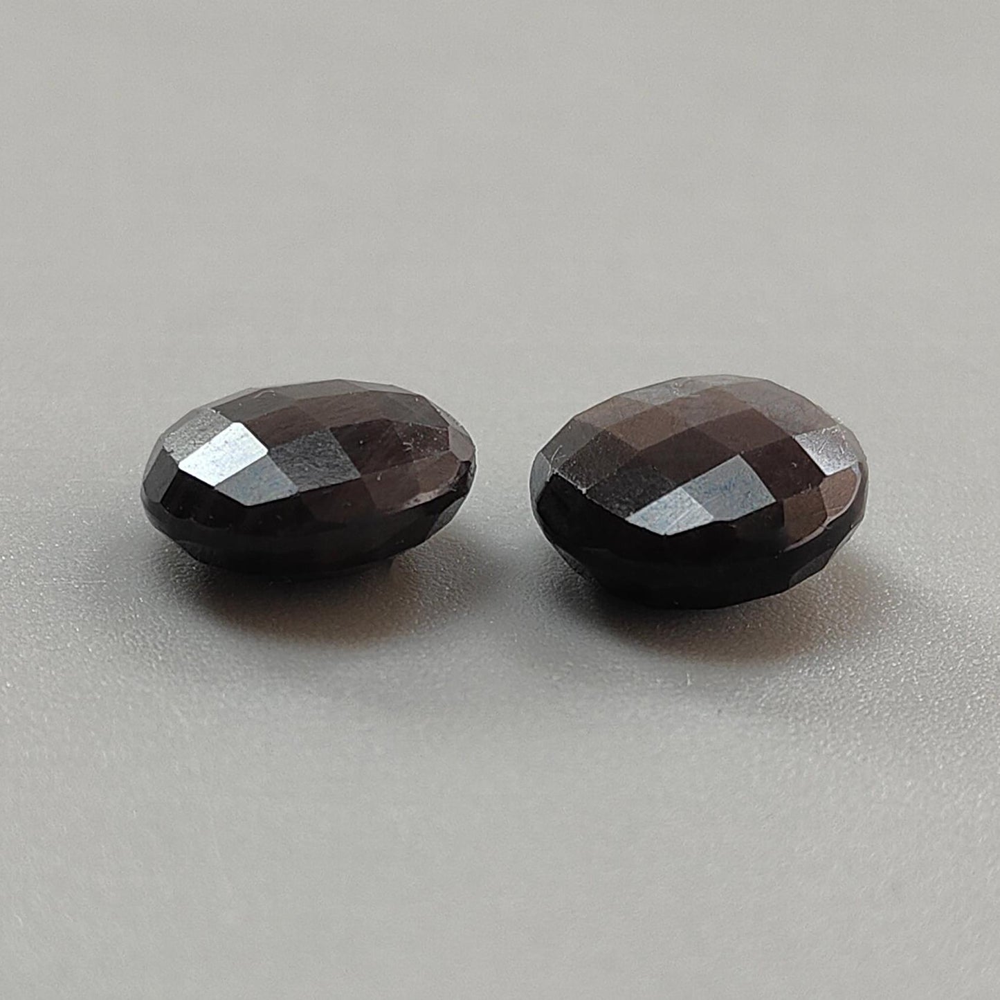 Silver Gray Sapphire Gemstone Faceted Cut: Natural Untreated Unheated Sapphire Cushion, Round Shape Faceted Pair for Jewelry