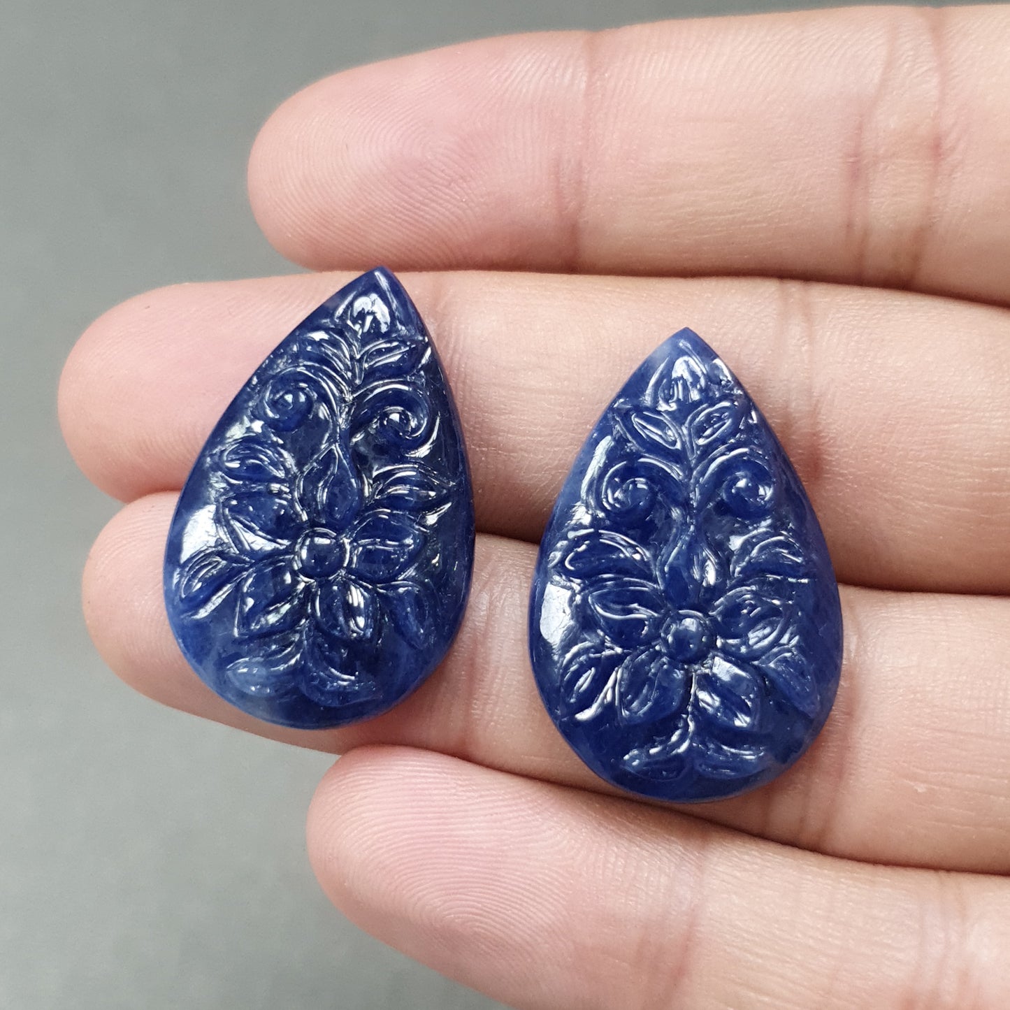 Sapphire Gemstone Carving : 65.20cts Natural Untreated Unheated Blue Sapphire Hand Carved Pear Shape 31*20mm