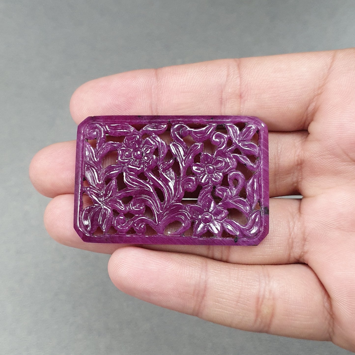 Ruby Gemstone Carving : 108.40cts Natural Untreated Red Ruby Hand Cushion Shape 52*35mm